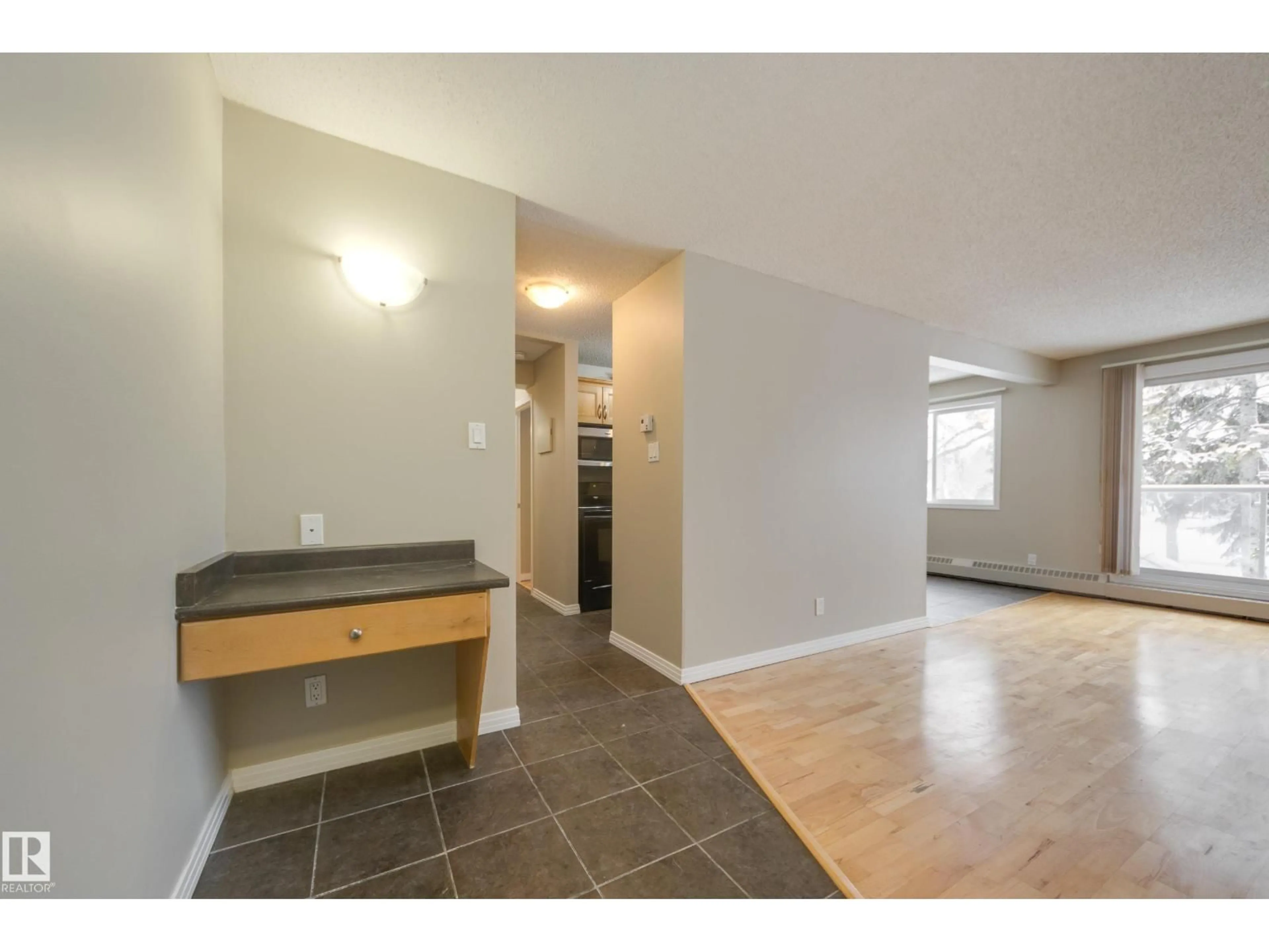 Unknown for 205 - 11019 107 ST, Edmonton Alberta T5H2Z6