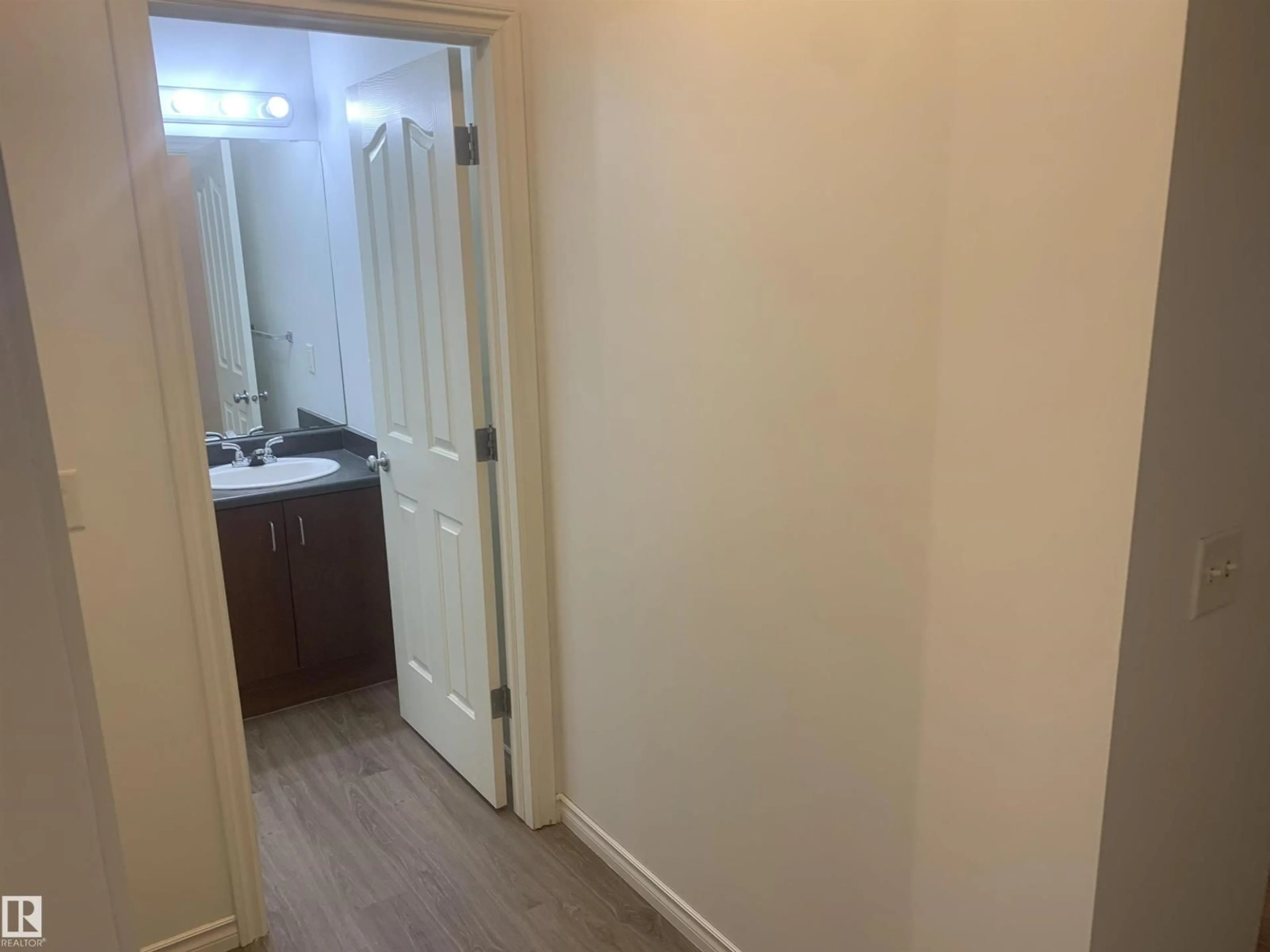A pic of a room for #102 - 3010 33 AV, Edmonton Alberta T6T0C3