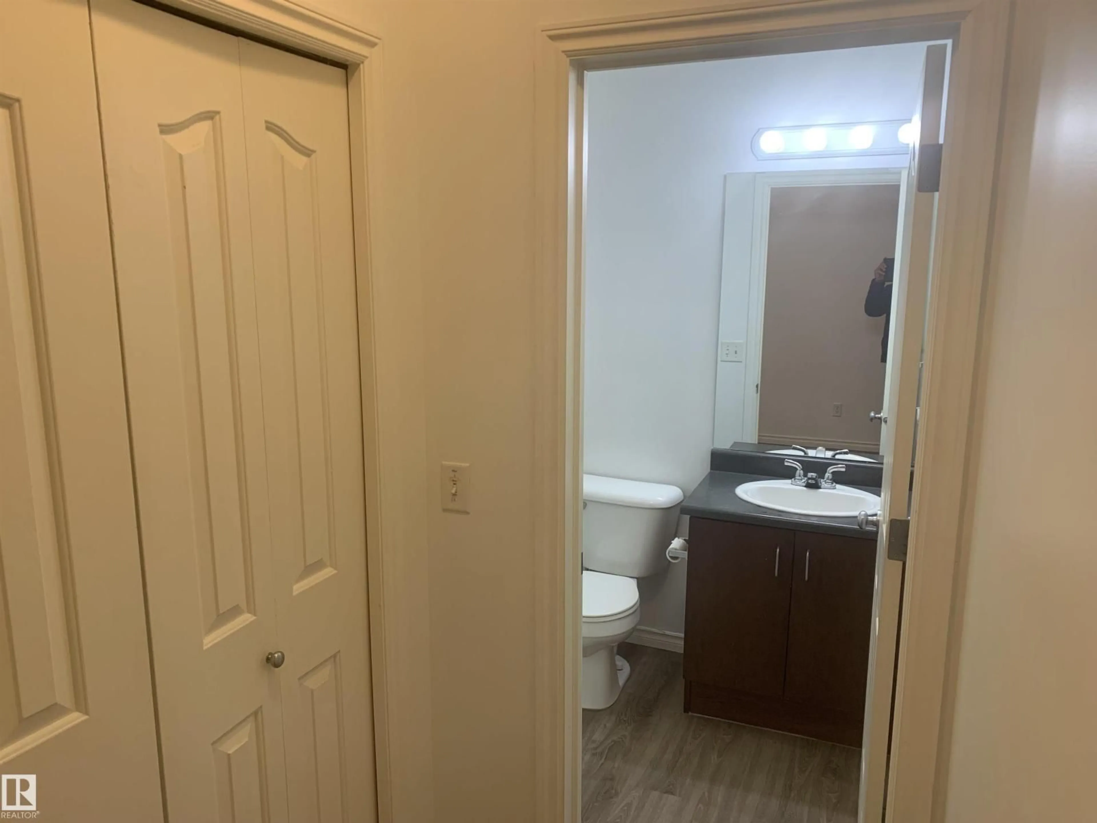 A pic of a room for #102 - 3010 33 AV, Edmonton Alberta T6T0C3