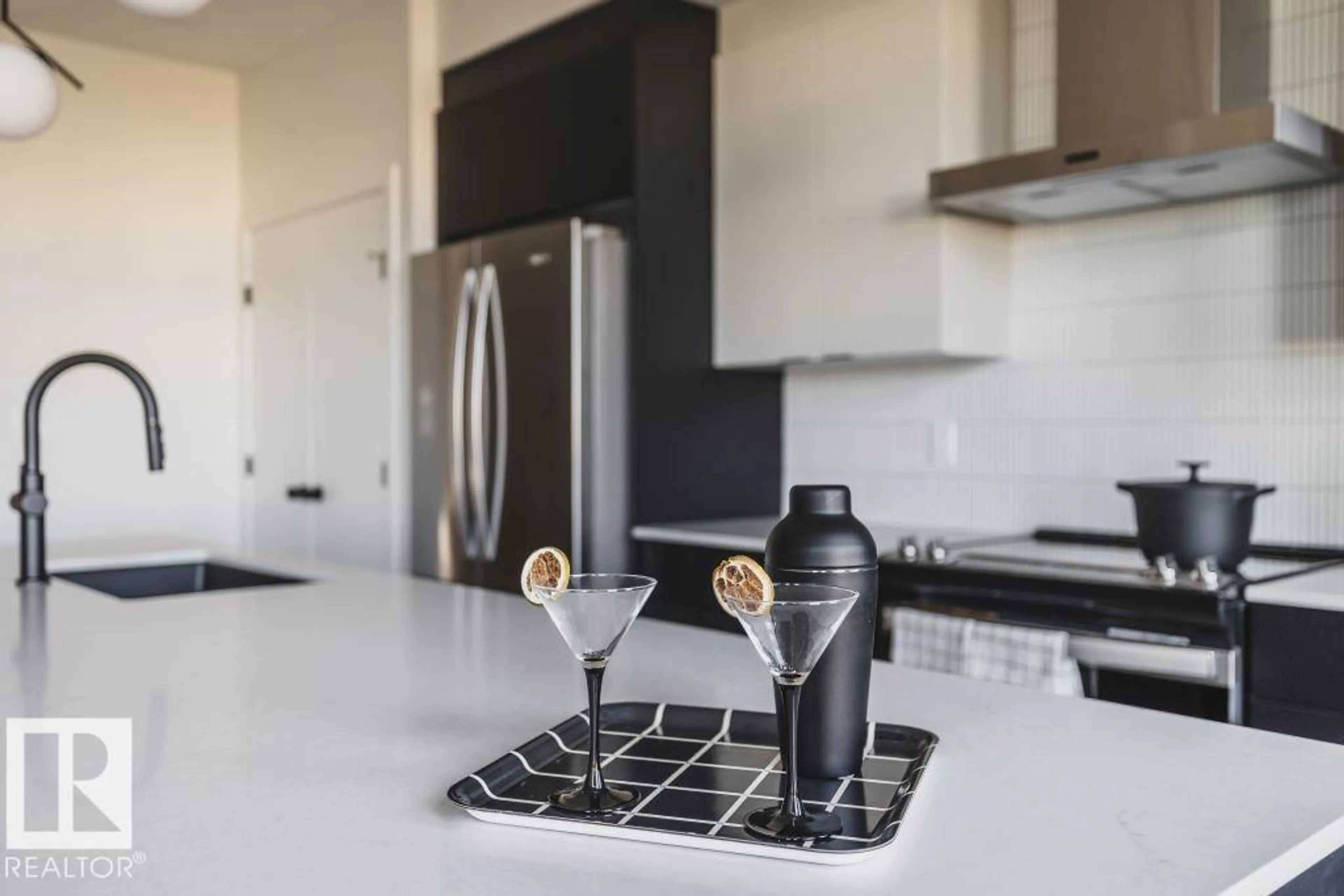 Contemporary kitchen, ceramic/tile floor for 163 GARNEAU GA, Spruce Grove Alberta T7X0Z5