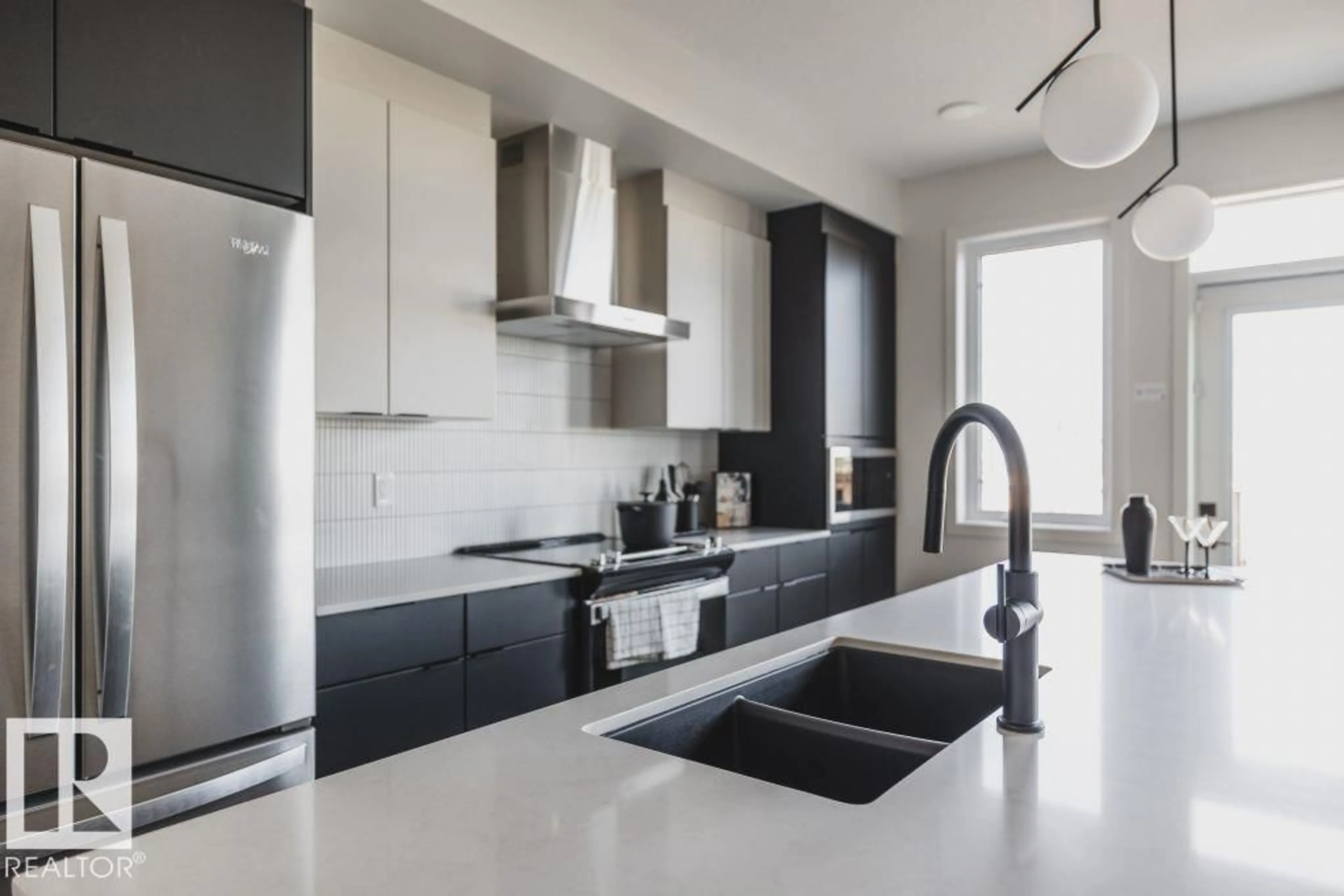 Contemporary kitchen, ceramic/tile floor for 163 GARNEAU GA, Spruce Grove Alberta T7X0Z5