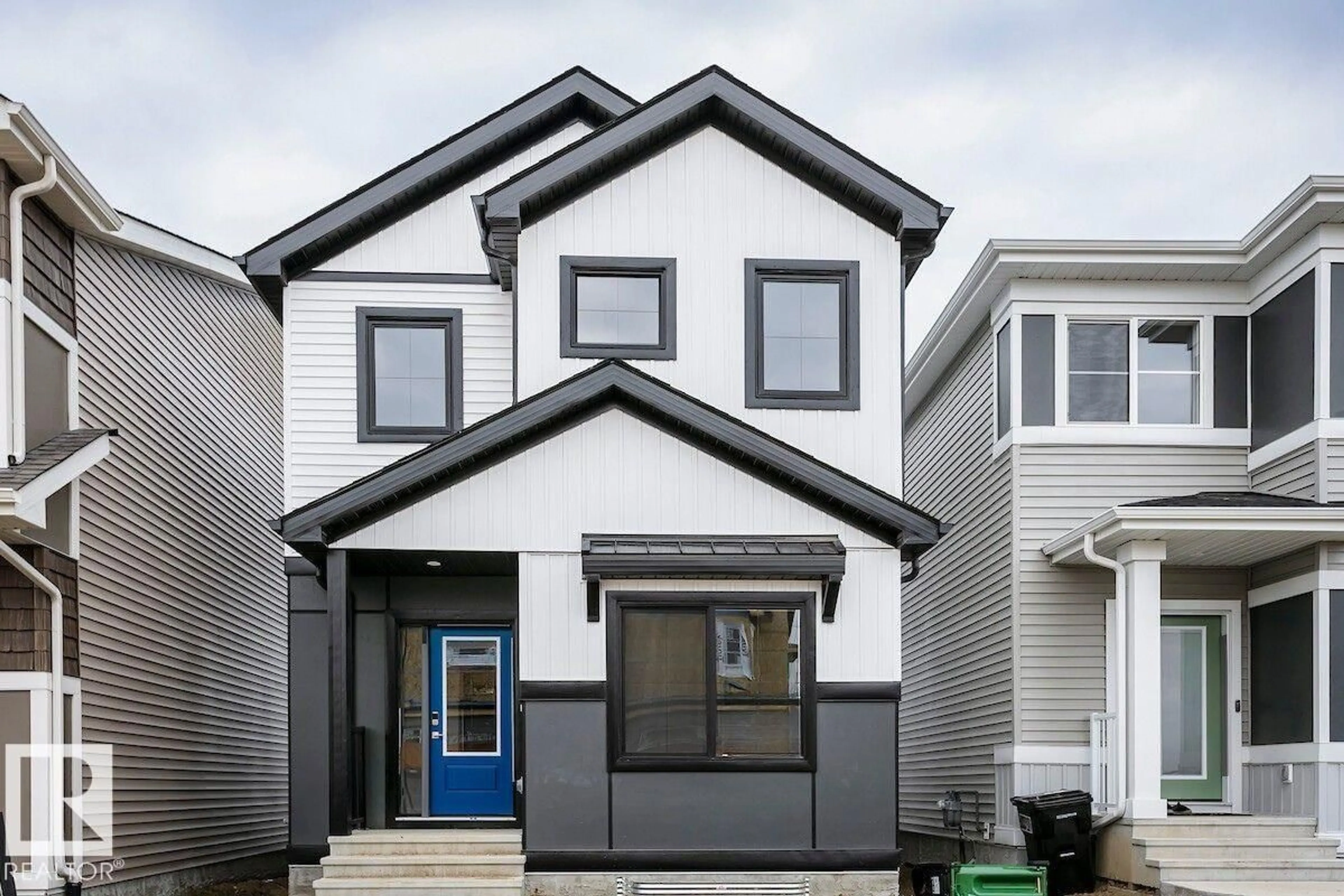 Home with vinyl exterior material, street for 788 MATTSON DR, Edmonton Alberta T6X3J3