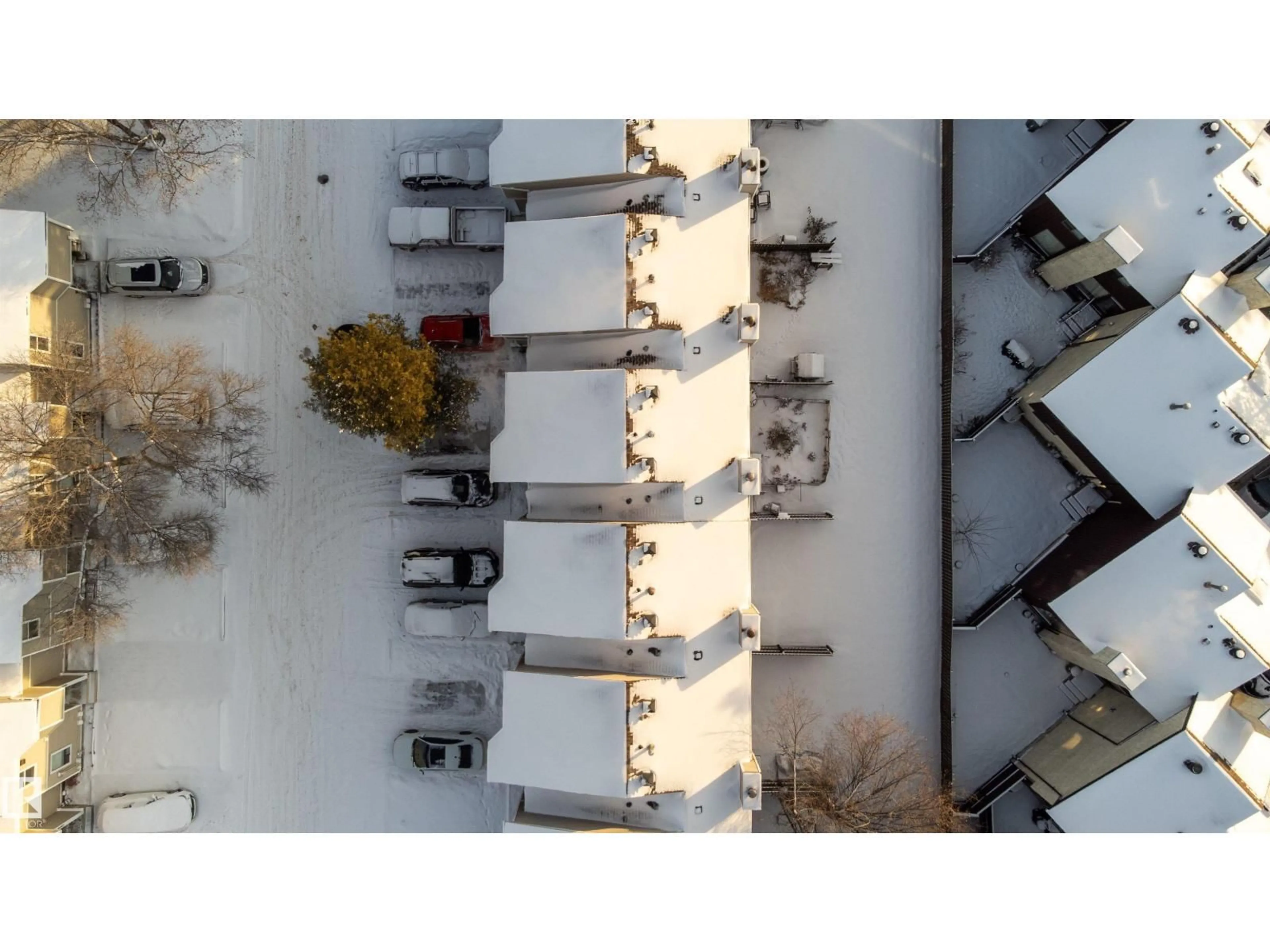 A pic from outside/outdoor area/front of a property/back of a property/a pic from drone, city buildings view from balcony for 644 SADDLEBACK RD, Edmonton Alberta T6J4Z3