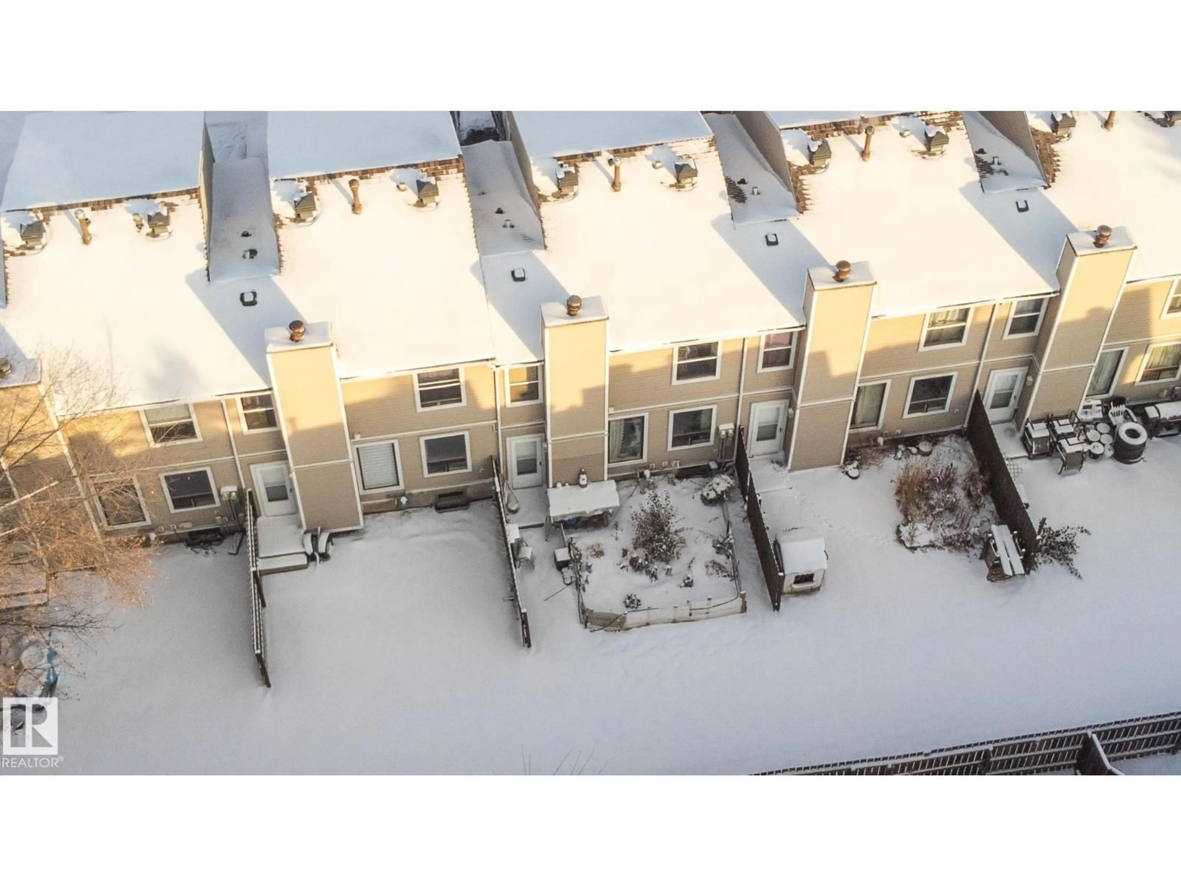 A pic from outside/outdoor area/front of a property/back of a property/a pic from drone, city buildings view from balcony for 644 SADDLEBACK RD, Edmonton Alberta T6J4Z3