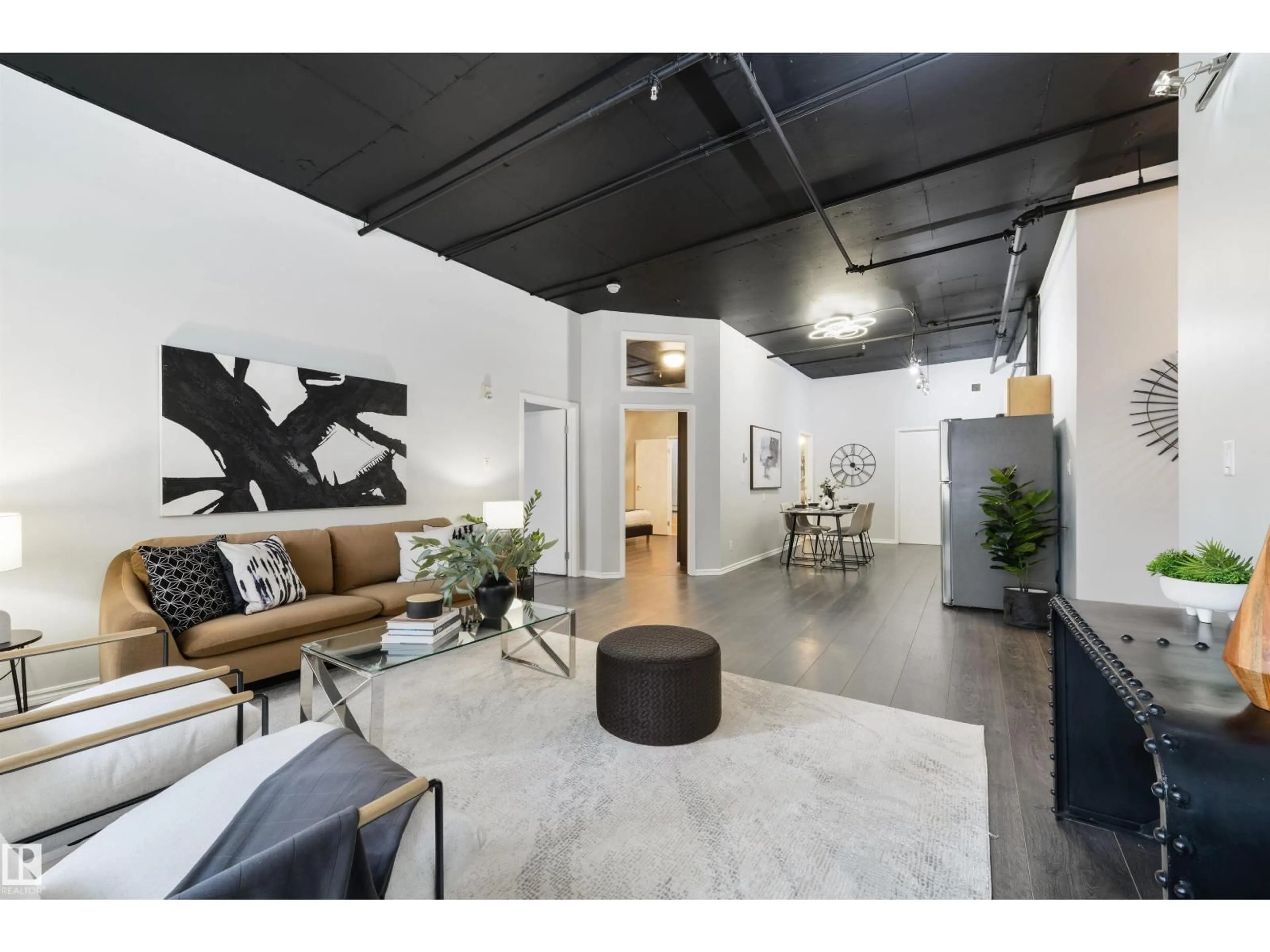 Indoor foyer for 408 - 10179 105 ST, Edmonton Alberta T5J3N1