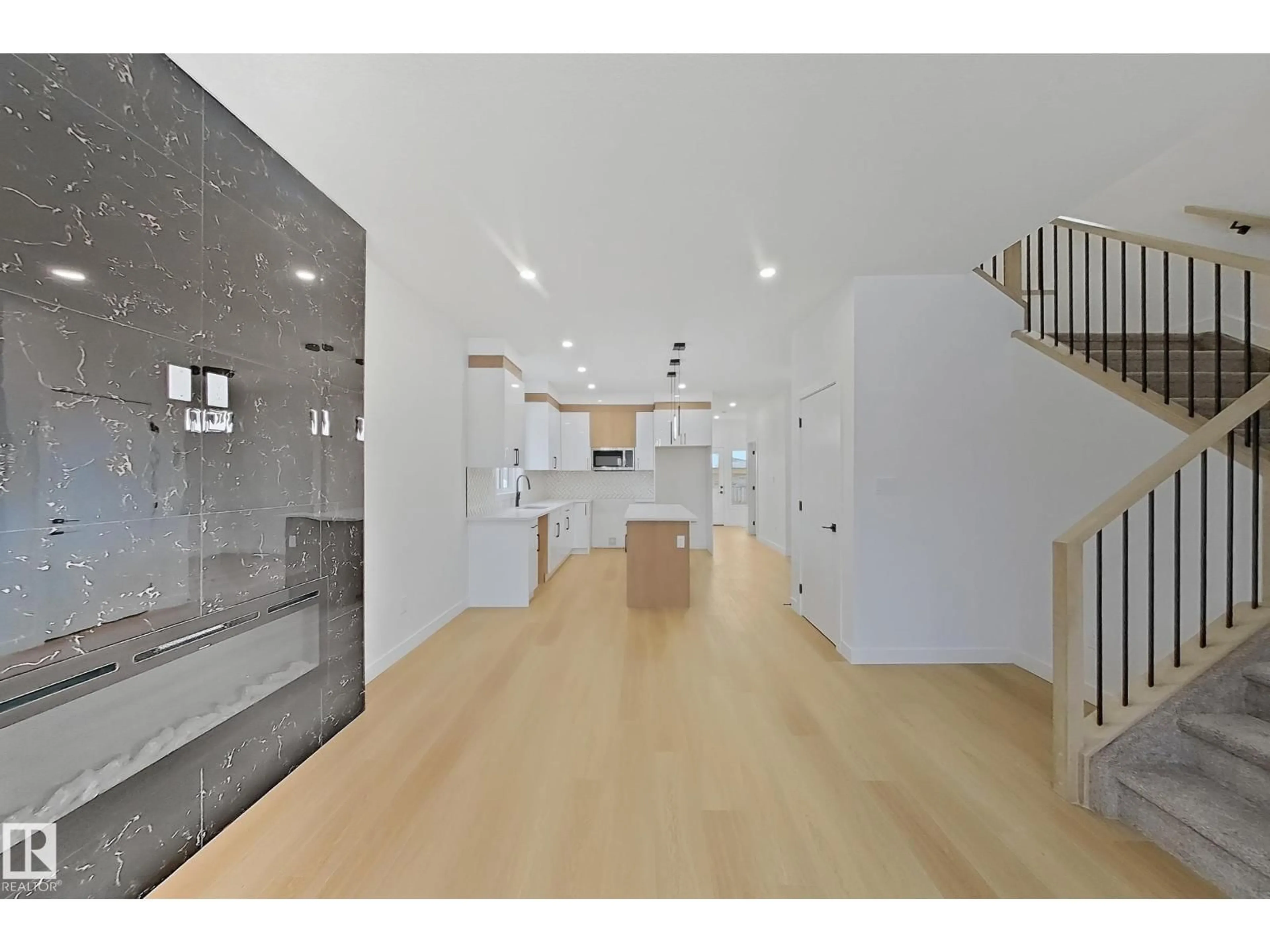 Indoor foyer for 334 ROBERTS WYND, Leduc Alberta T9E1P9