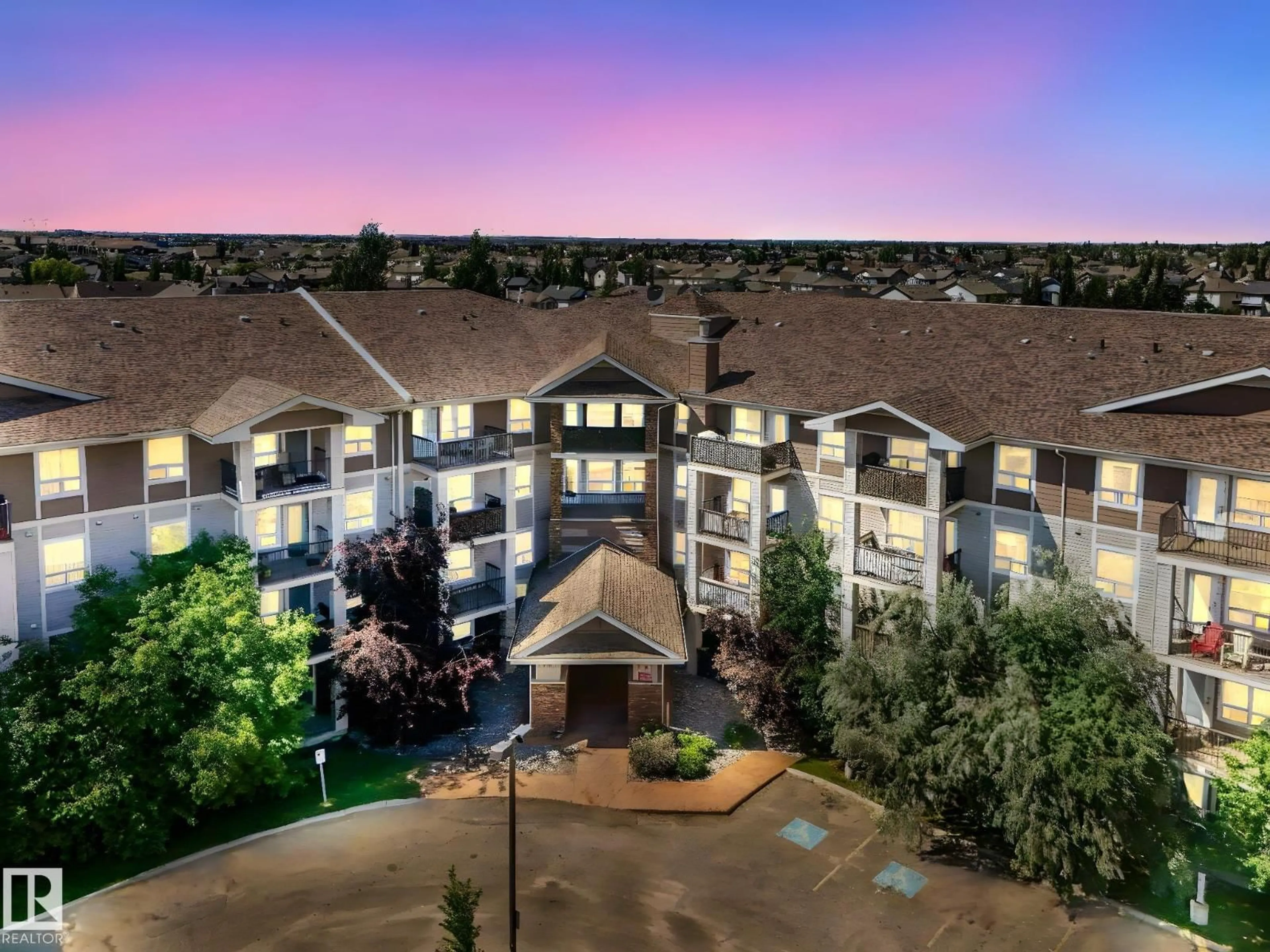 A pic from outside/outdoor area/front of a property/back of a property/a pic from drone, mountain view for 7327 - 7330 SOUTH TERWILLEGAR DR, Edmonton Alberta T6R0L8