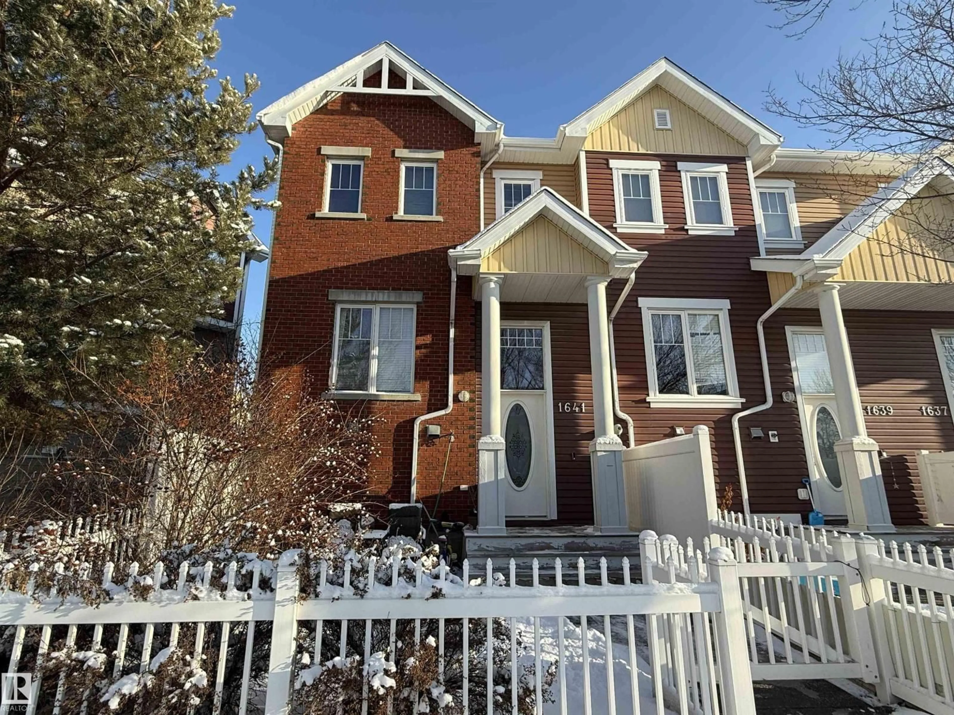 Home with brick exterior material, street for 1641 TOWNE CENTRE BV, Edmonton Alberta T6R0S3