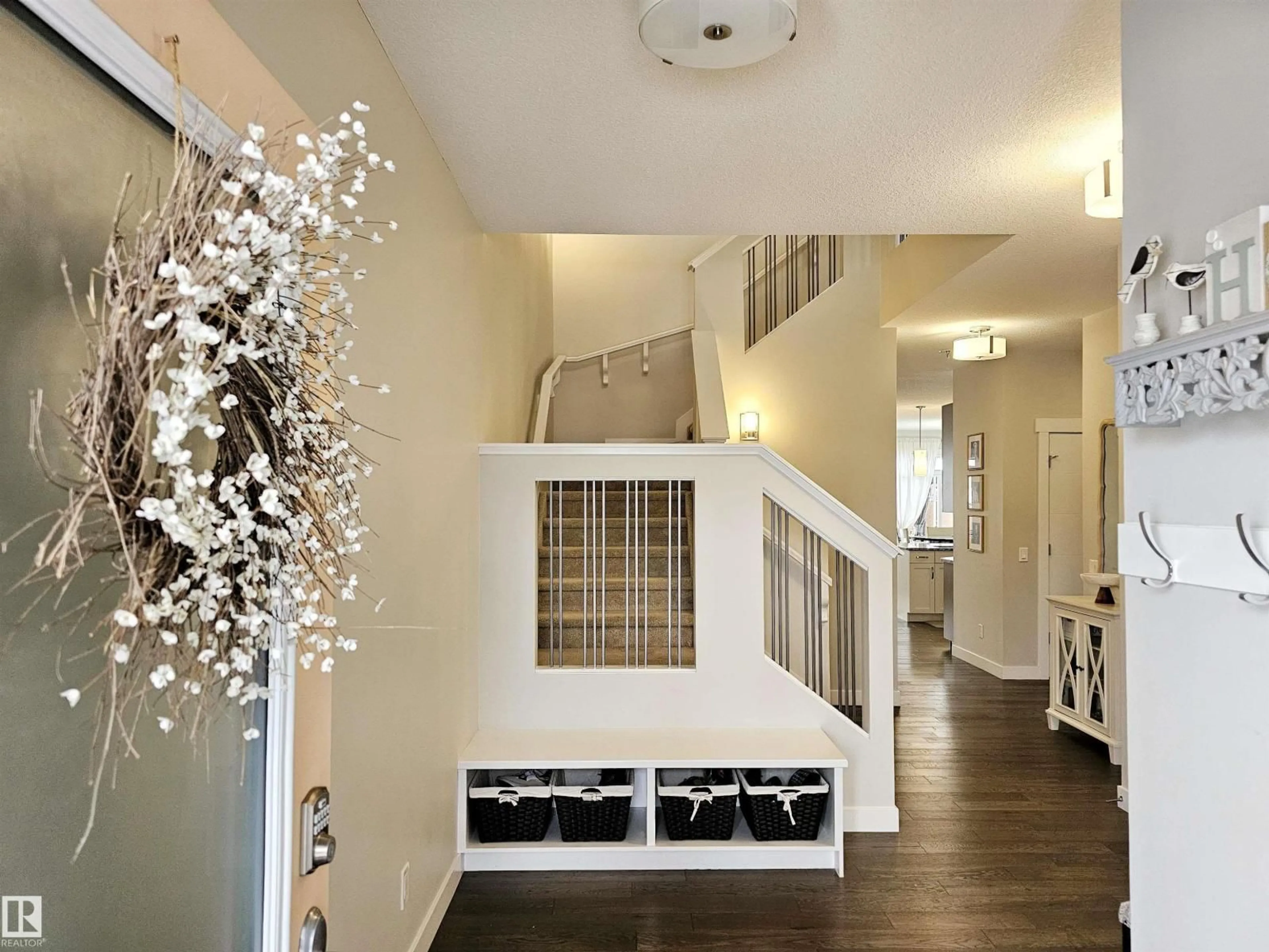 Indoor entryway for 122 JOYAL WY, St. Albert Alberta T8N7V3