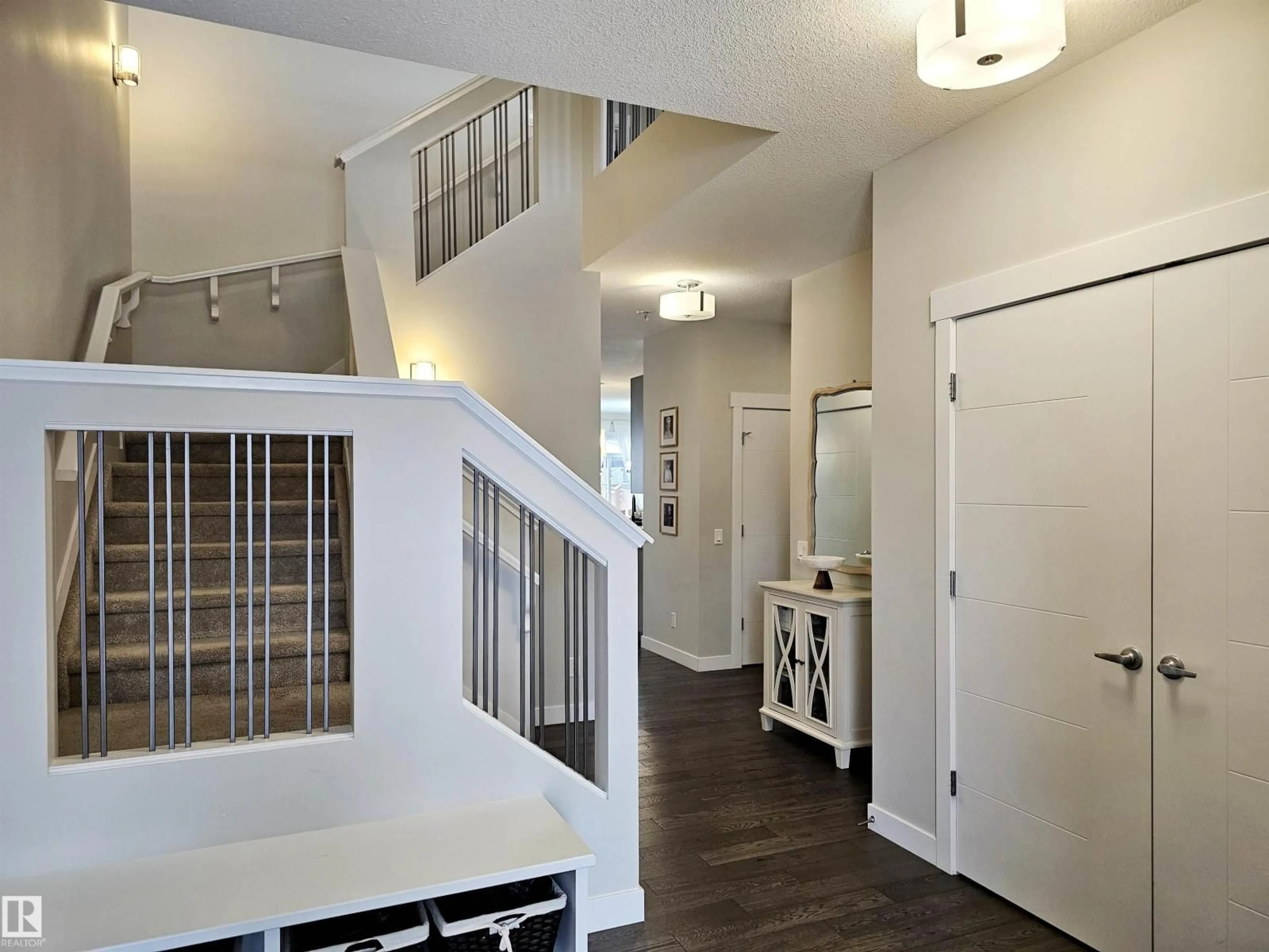 Indoor entryway for 122 JOYAL WY, St. Albert Alberta T8N7V3