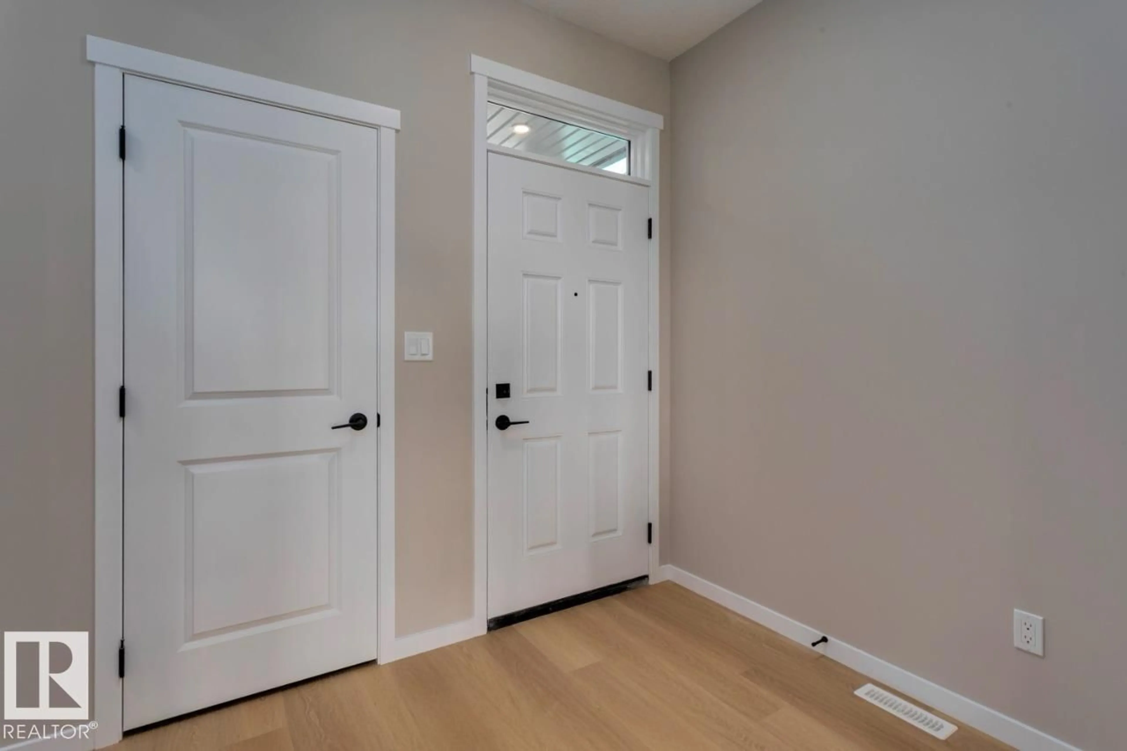 Indoor entryway for 7113 51 AV, Beaumont Alberta T4X3E5