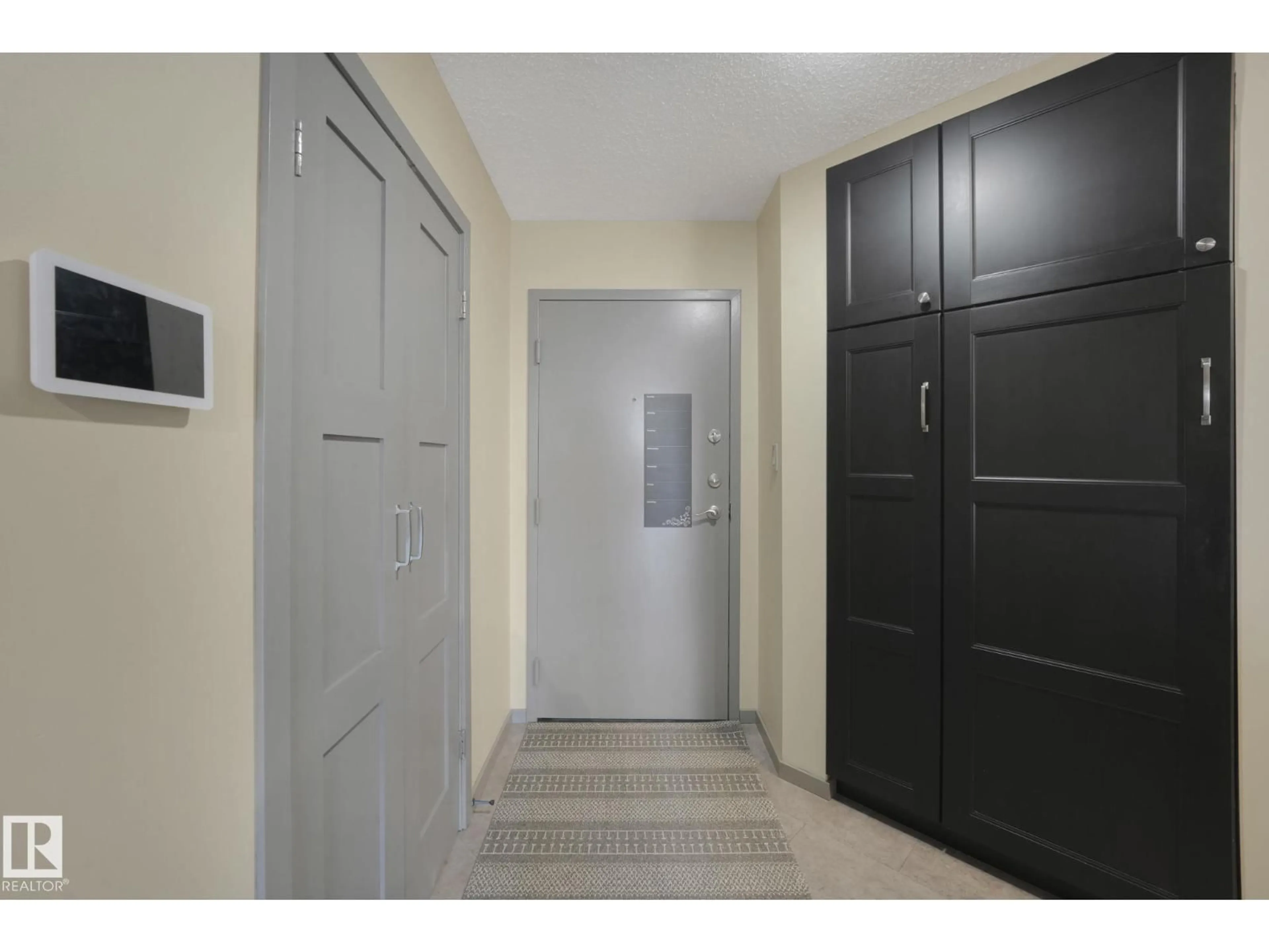 Indoor foyer for #308 - 11218 80 ST, Edmonton Alberta T5B4V9