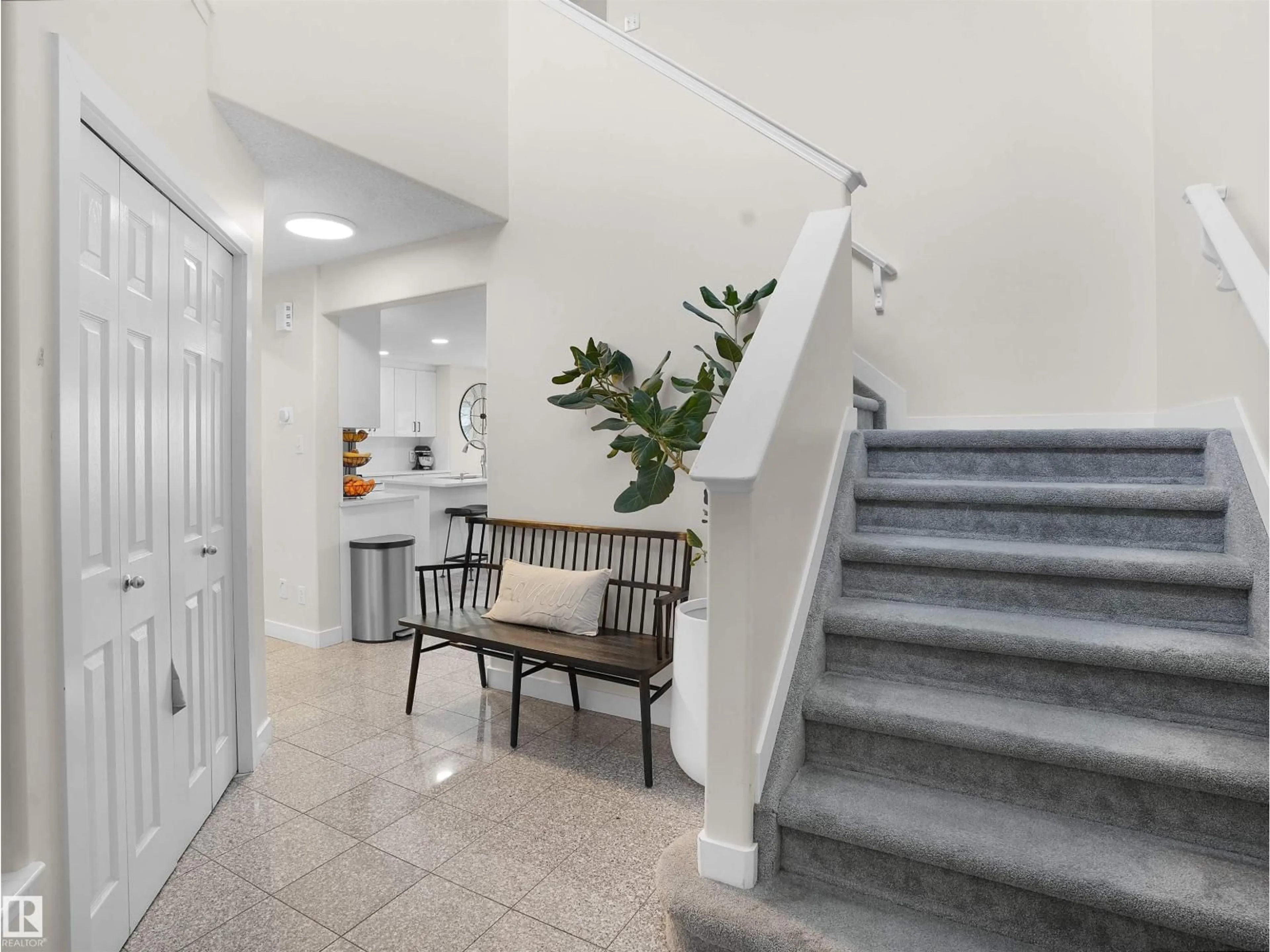 Indoor foyer for 16214 92 ST, Edmonton Alberta T5Z3N1