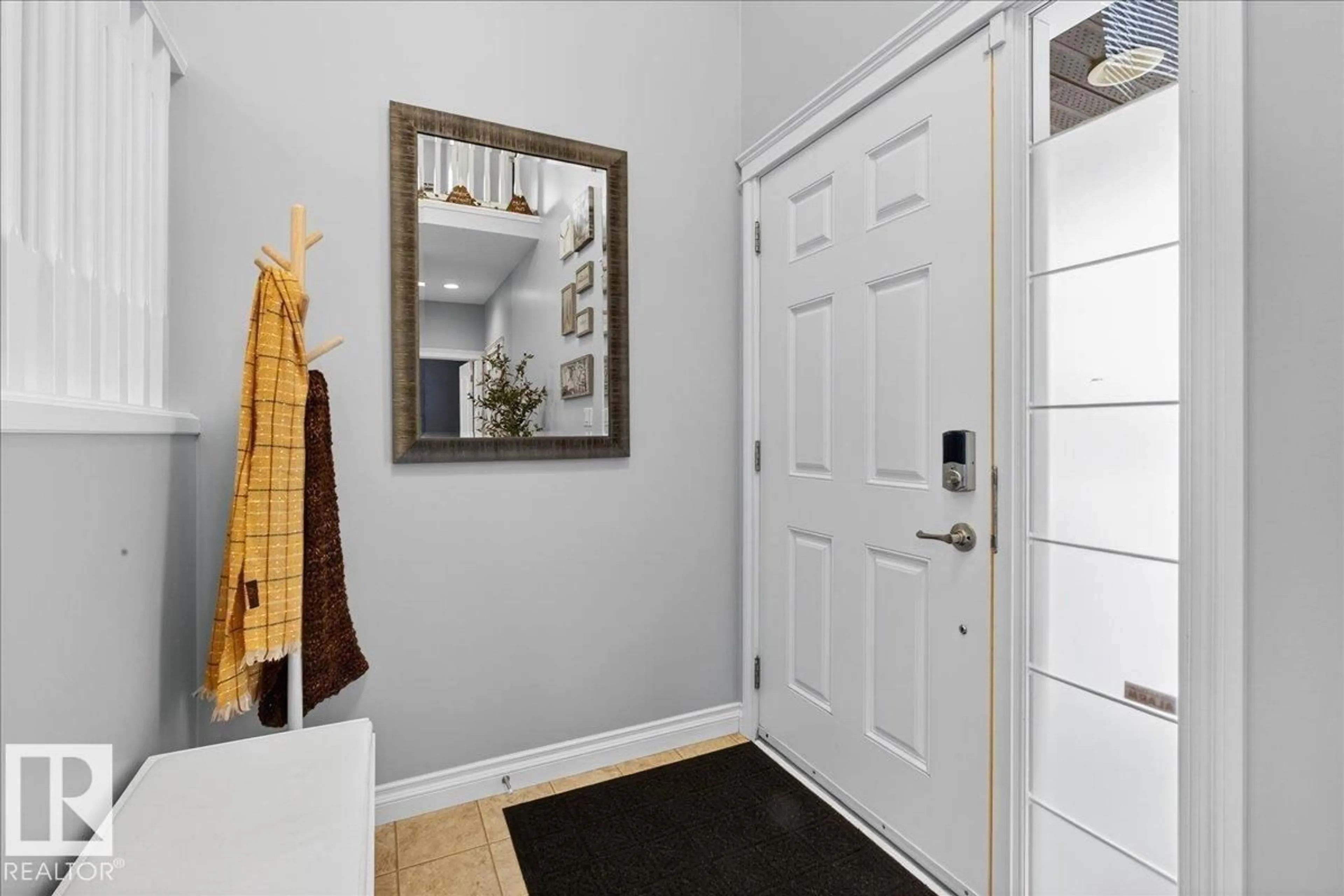 Indoor entryway for 302 SILVERSTONE WY, Stony Plain Alberta T7Z0E8