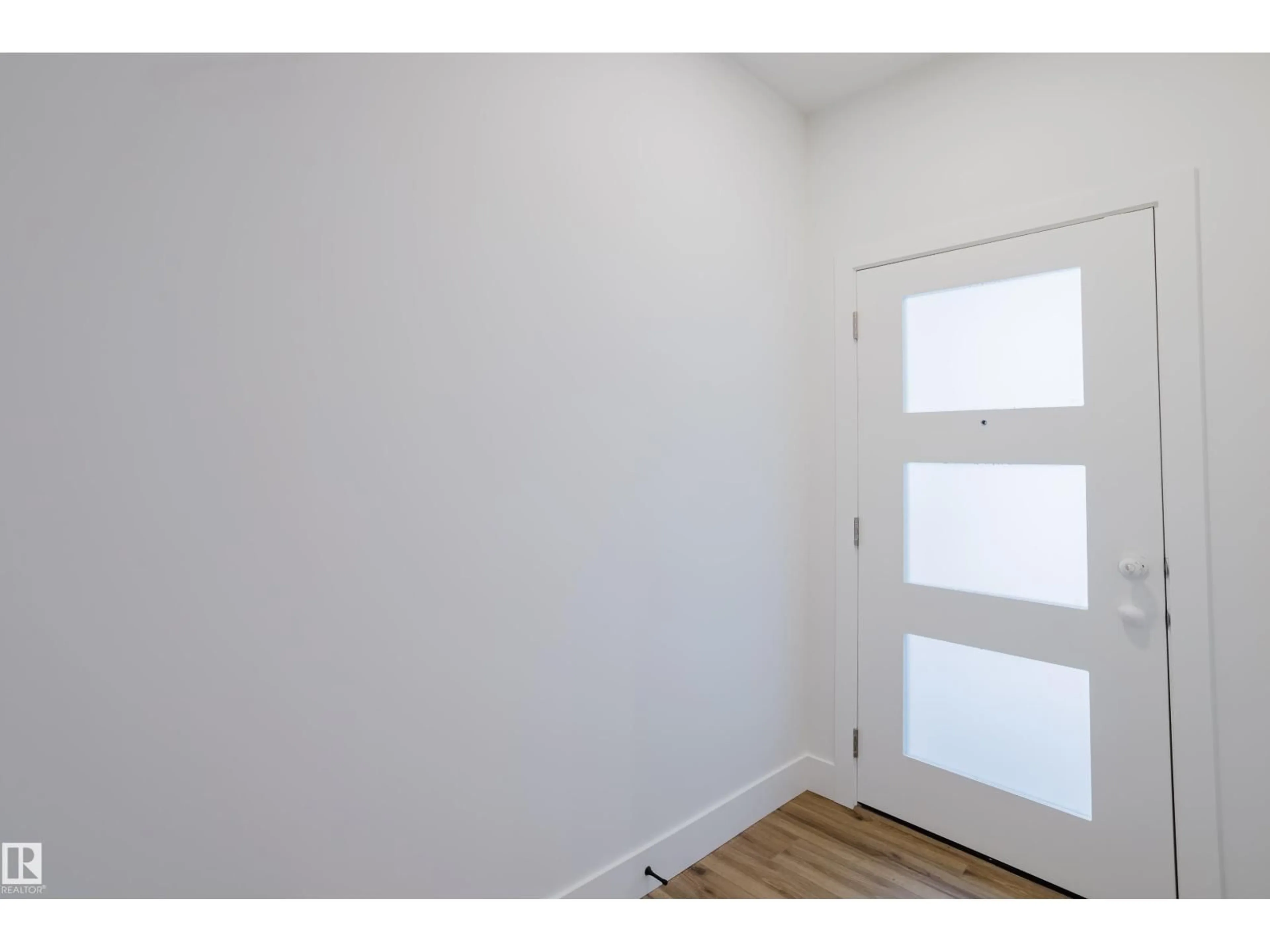 Indoor entryway for 218 EDGEMONT GREEN GR, Edmonton Alberta T6M3J6