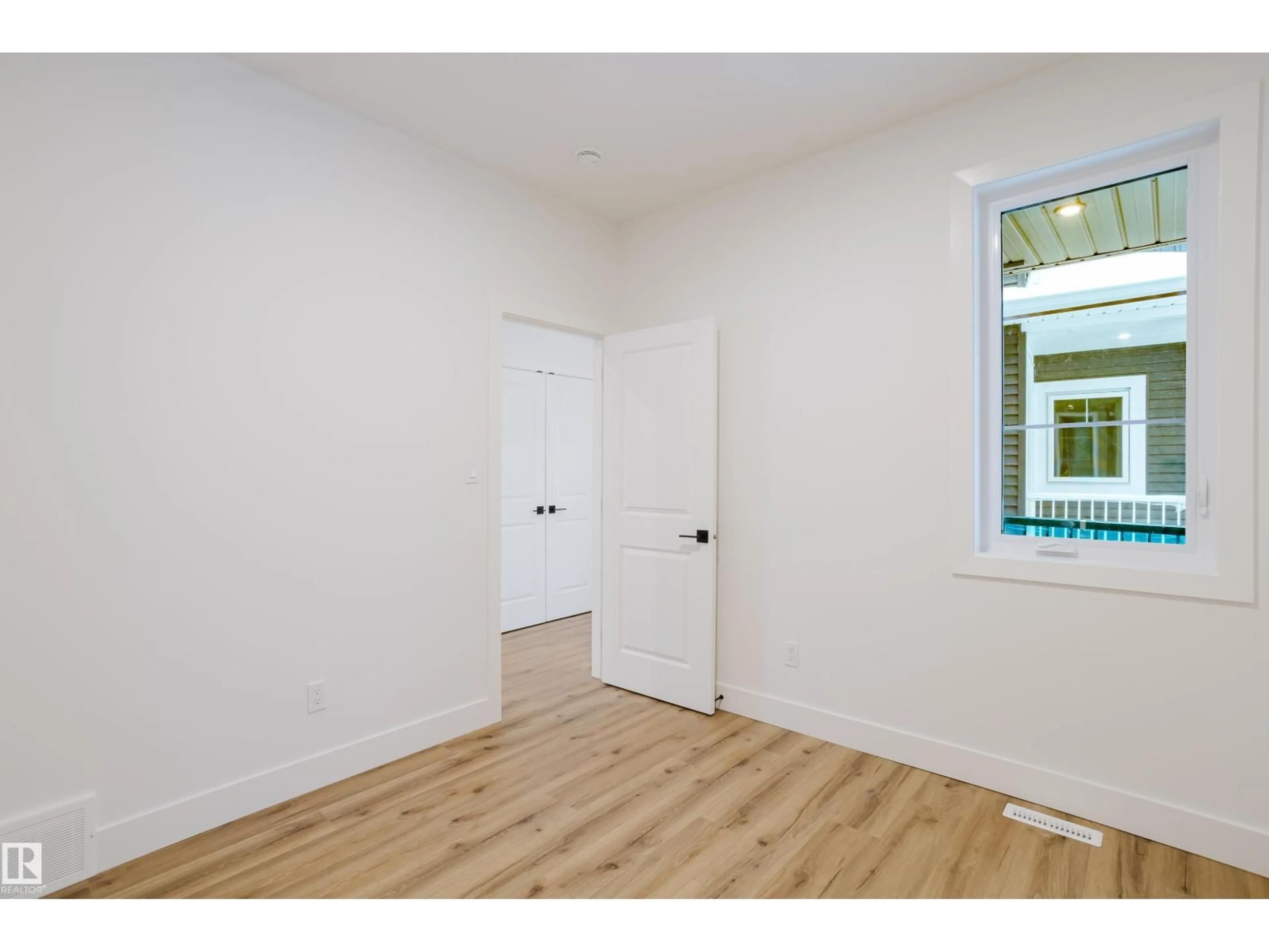 Unknown for 218 EDGEMONT GREEN GR, Edmonton Alberta T6M3J6