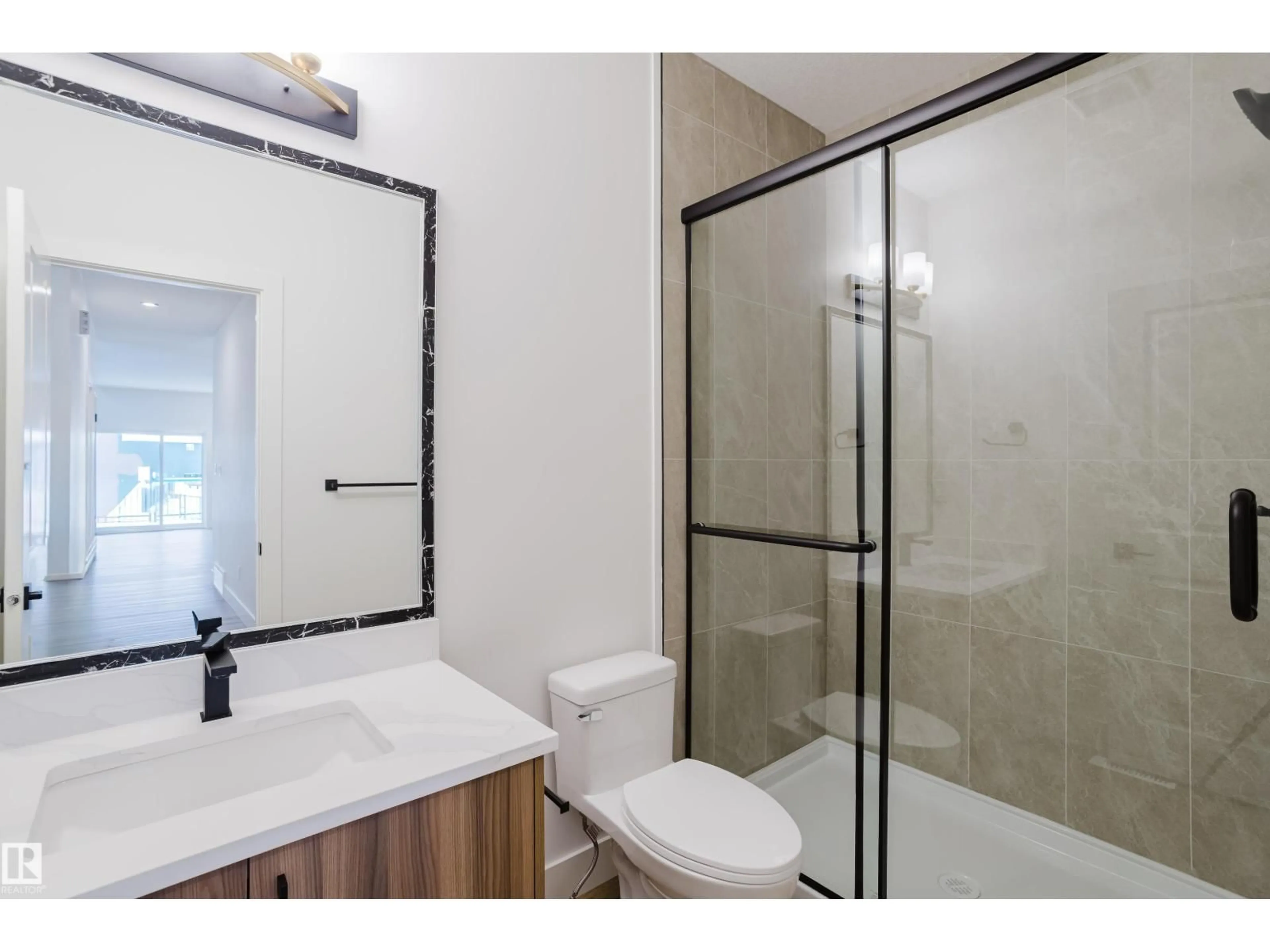 Standard bathroom, ceramic/tile floor for 709 ELDERBERRY CL, Edmonton Alberta T6M3J6