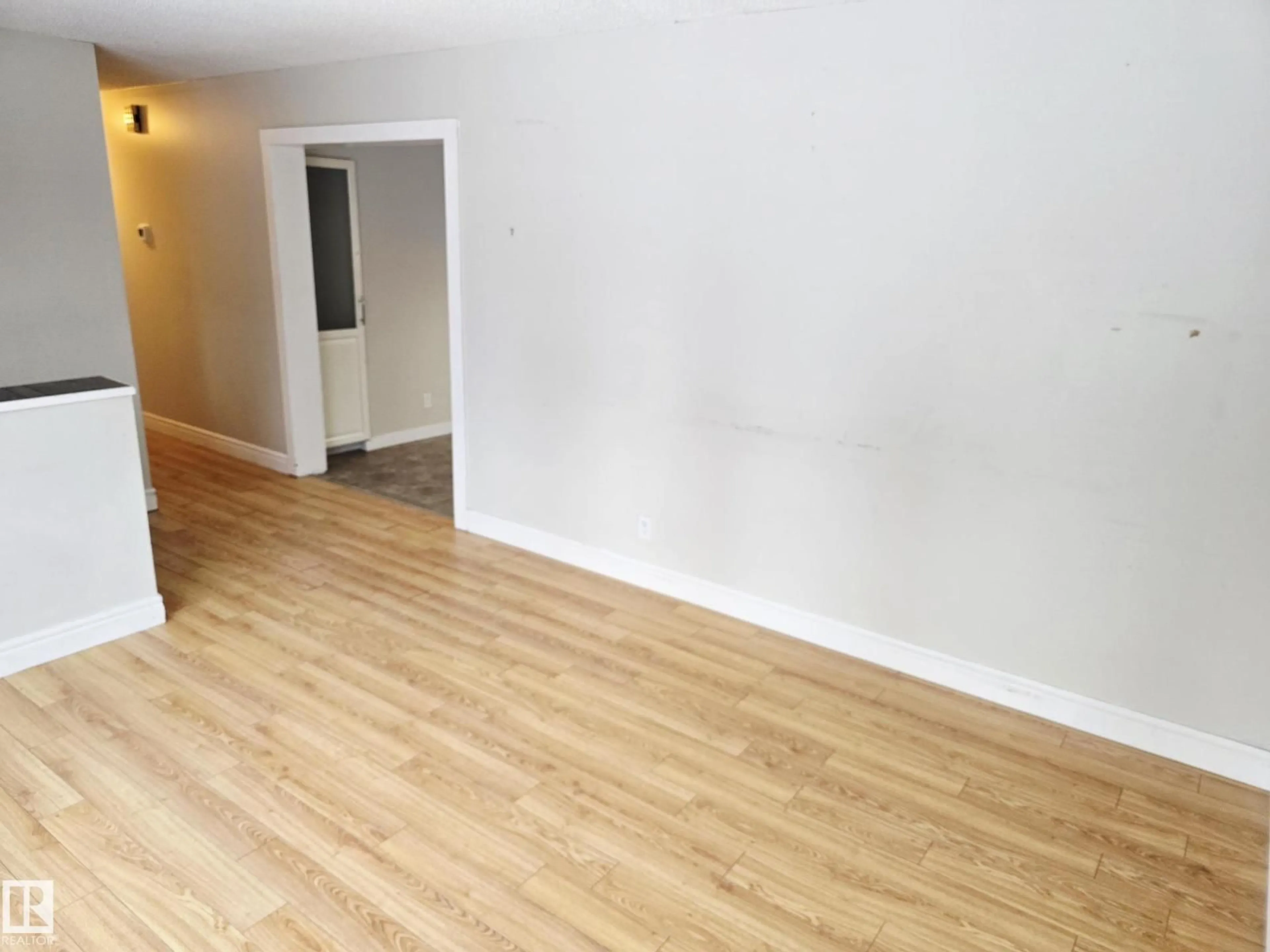 A pic of a room for 2509 89 ST, Edmonton Alberta T6K2Y8