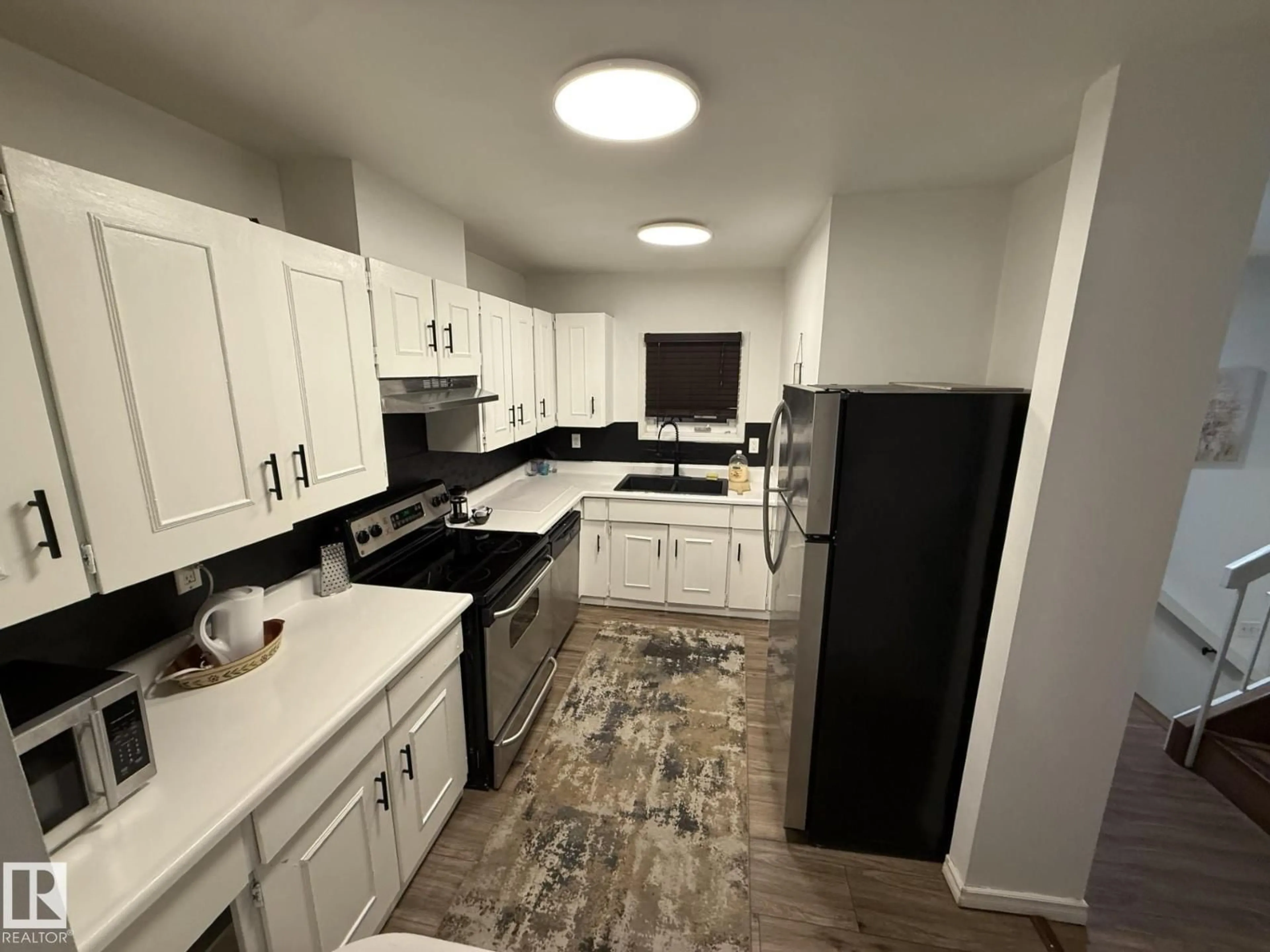 Standard kitchen, unknown for 5344 38A AV, Edmonton Alberta T6L2H4