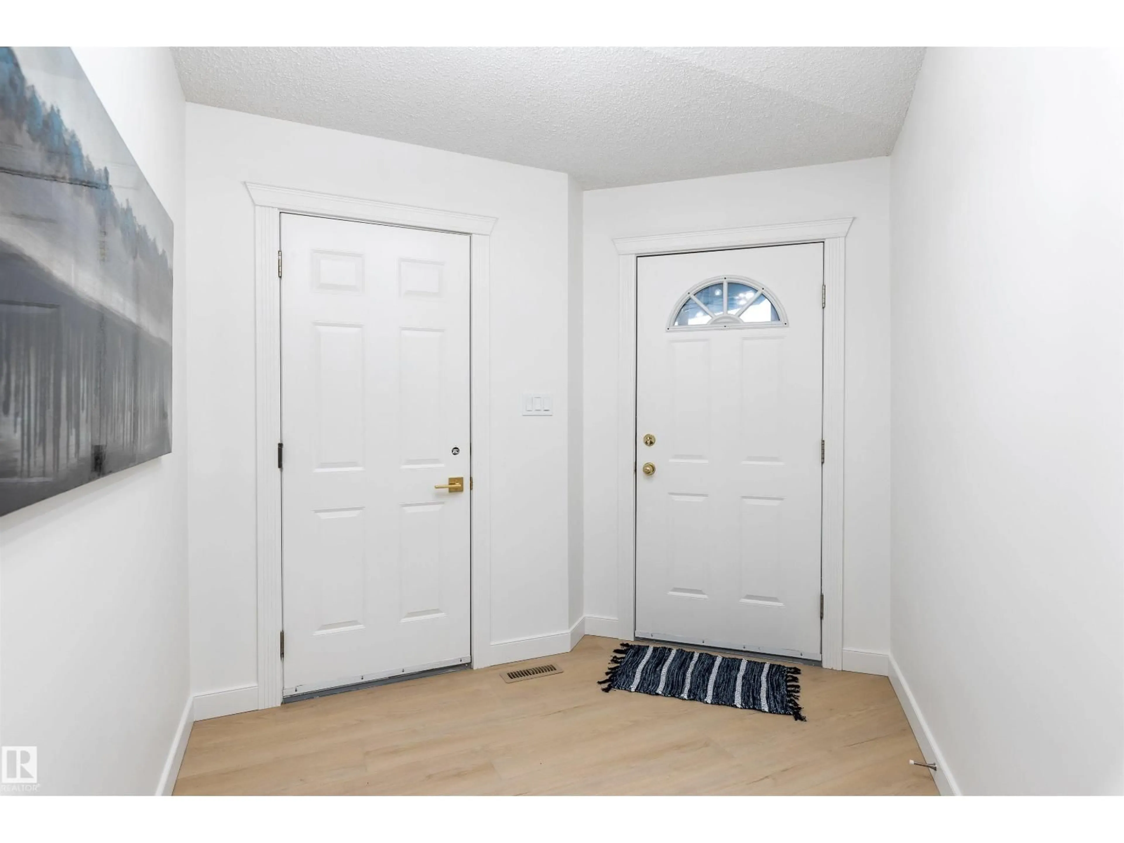 Indoor entryway for #17 - 85 GERVAIS RD, St. Albert Alberta T8N6H4
