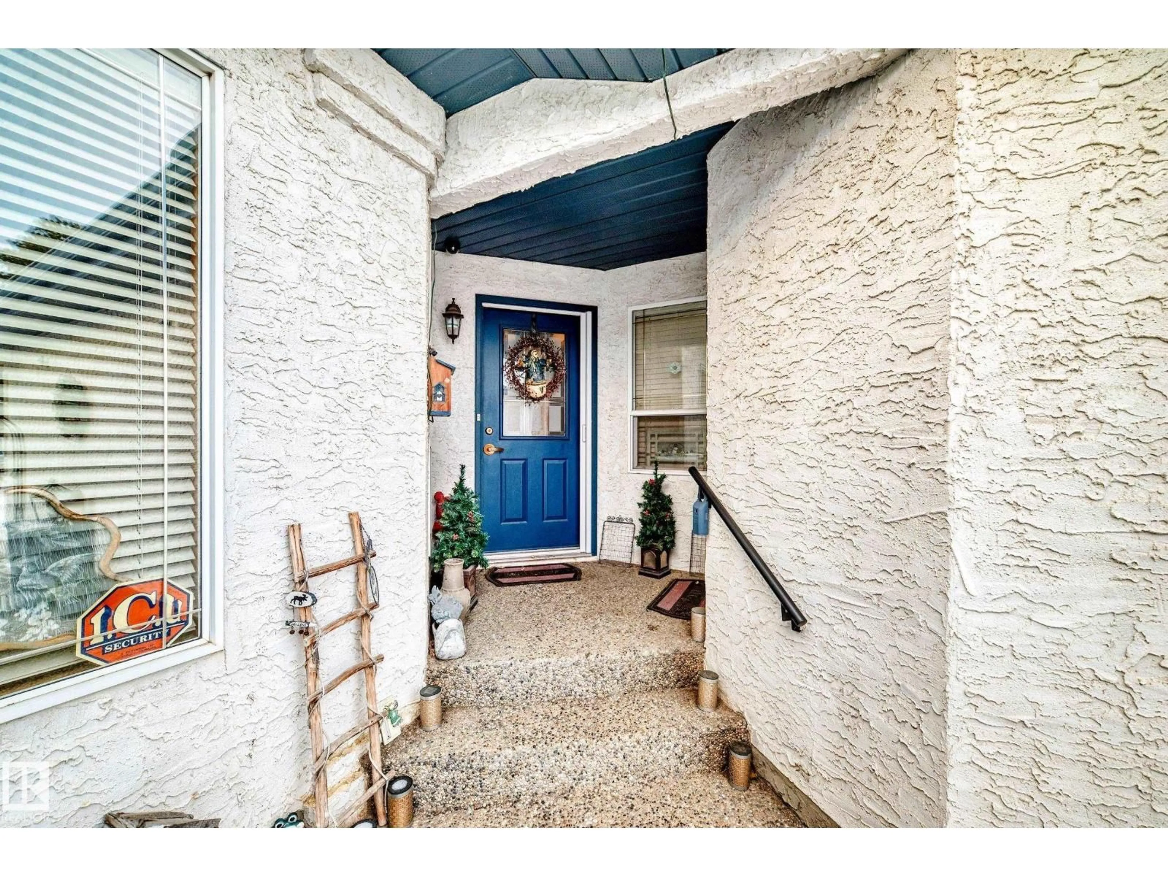 Indoor entryway for 14 LINKSIDE PL, Spruce Grove Alberta T7X3C5