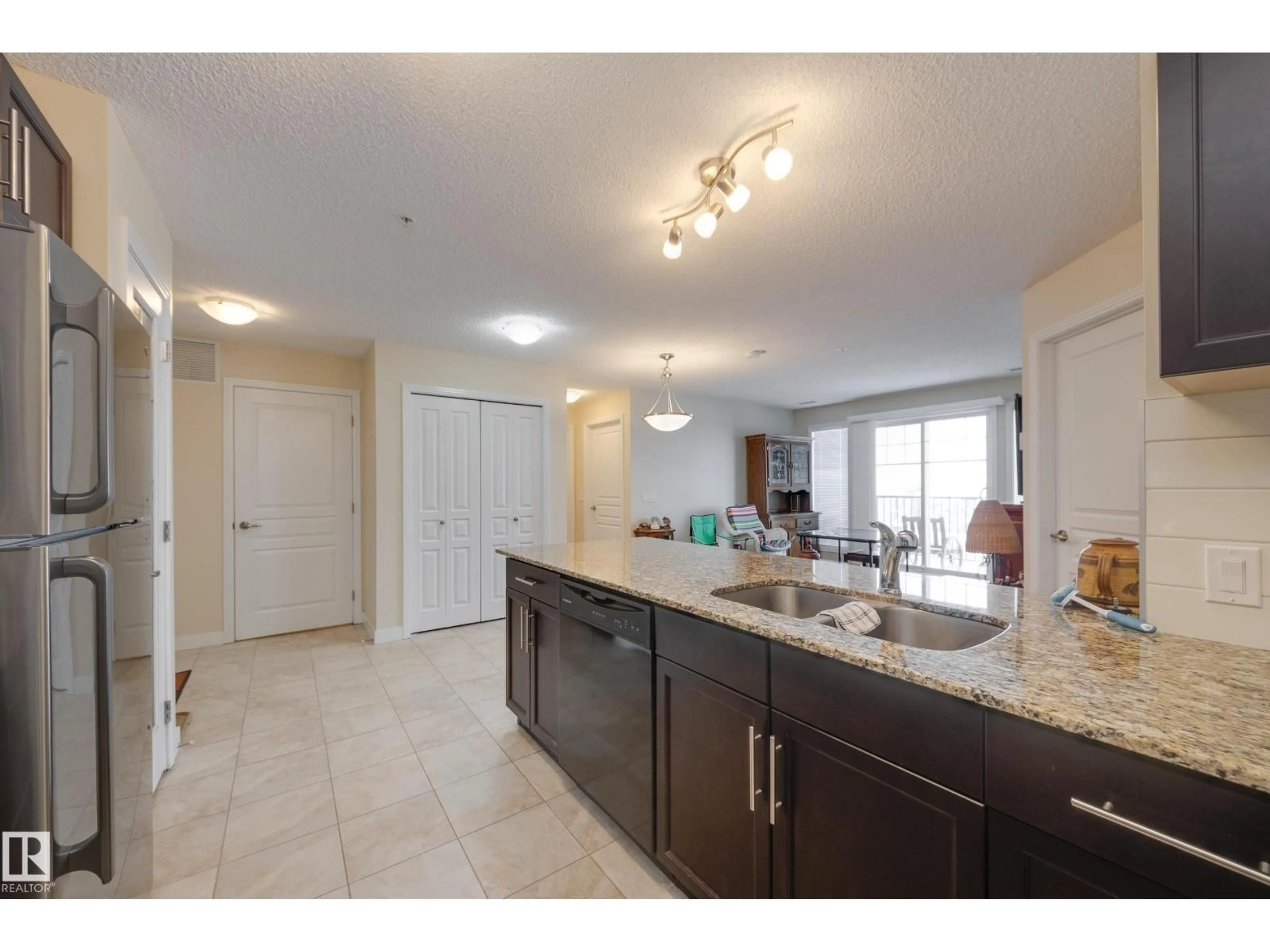 Open concept kitchen, unknown for 2314 AUGUSTINE CR, Sherwood Park Alberta T8H0X8