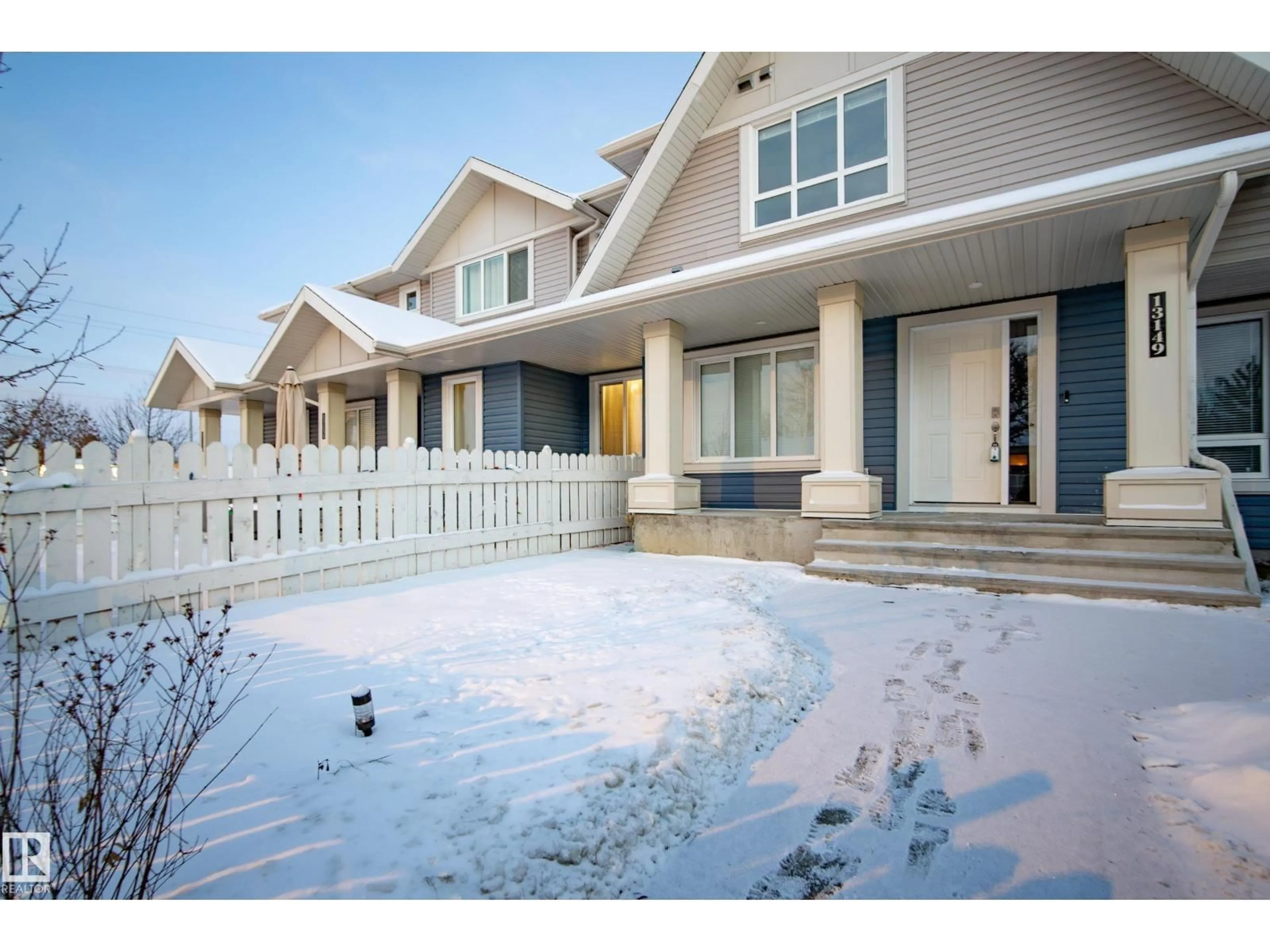 Home with vinyl exterior material, water/lake/river/ocean view for 13149 132 ST NW, Edmonton Alberta T5L1R6