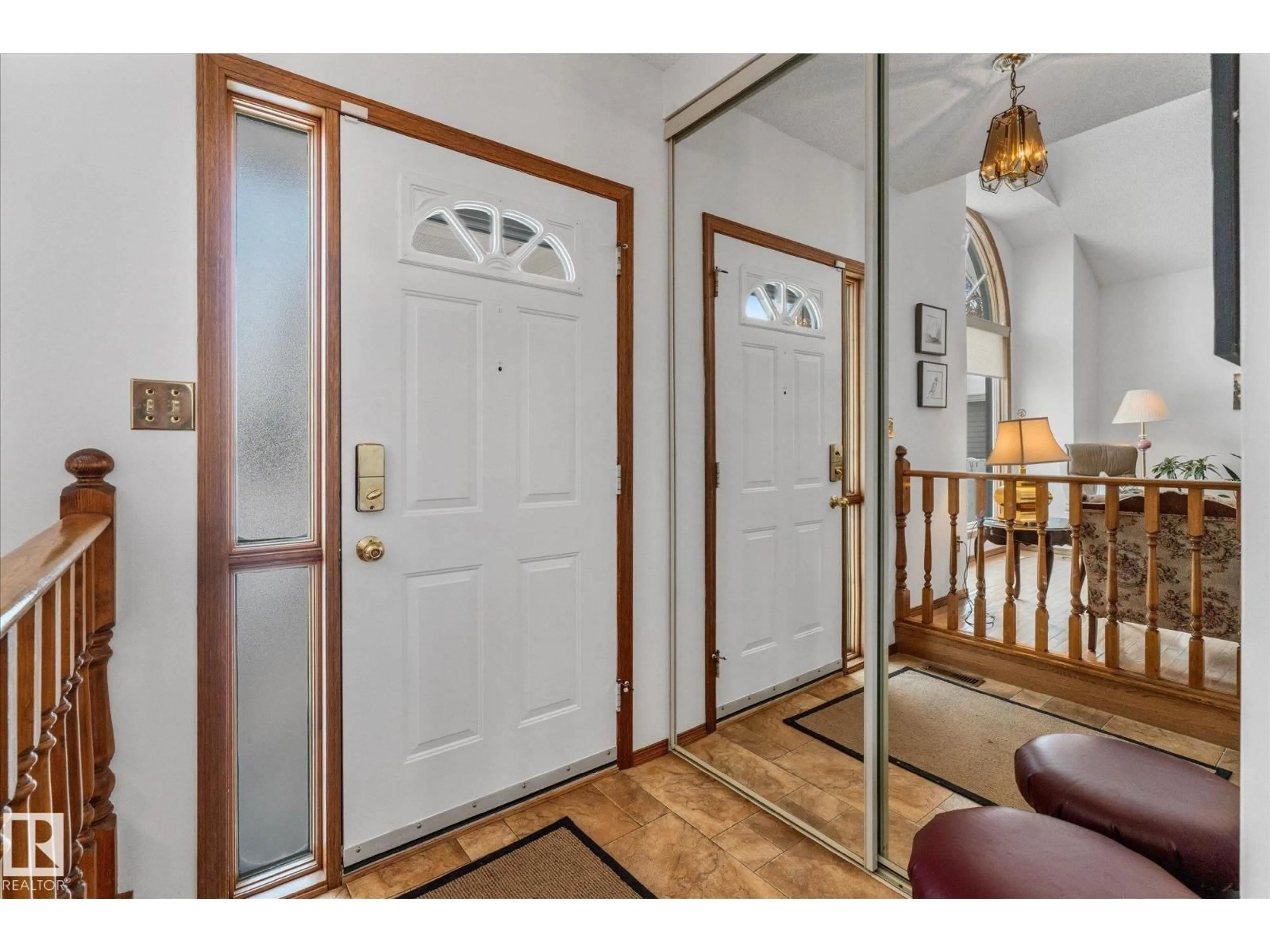 Indoor entryway for 58 MCKEAN WY, Spruce Grove Alberta T7X2S1