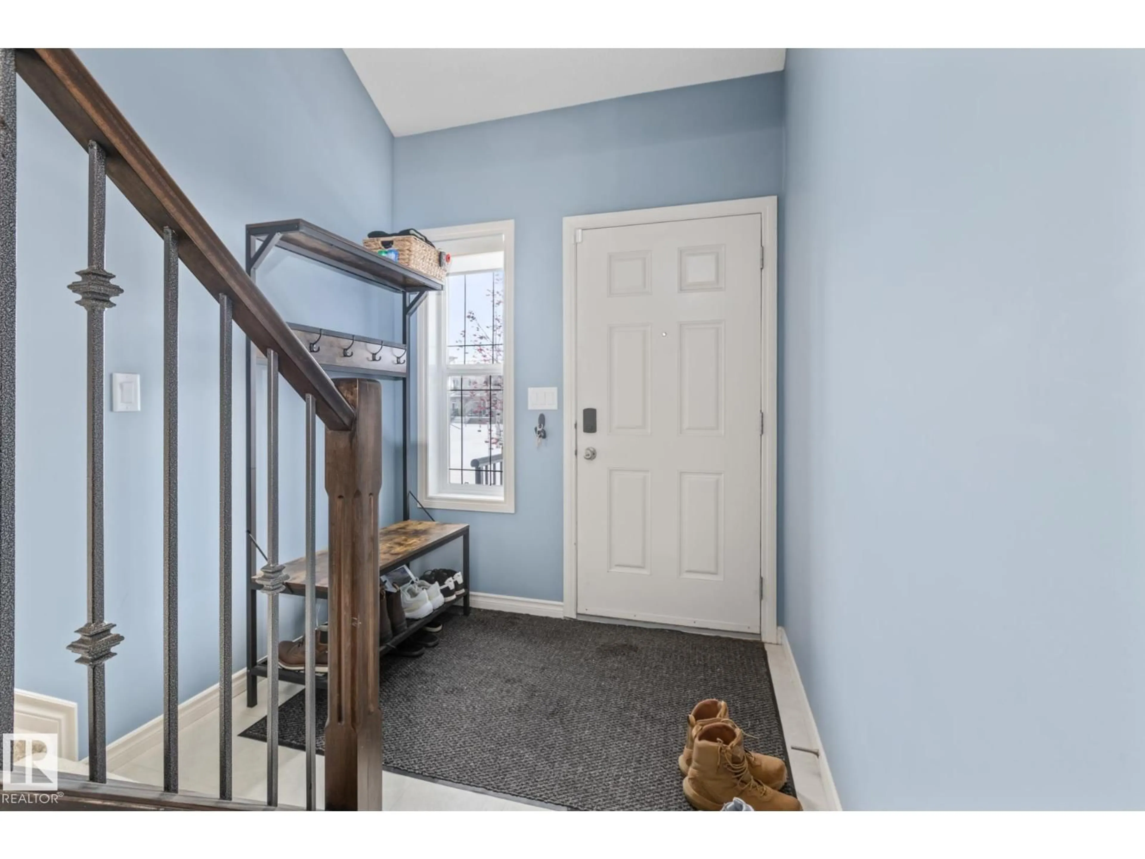Indoor entryway for #4 - 9511 102 AV, Morinville Alberta T8R0C6