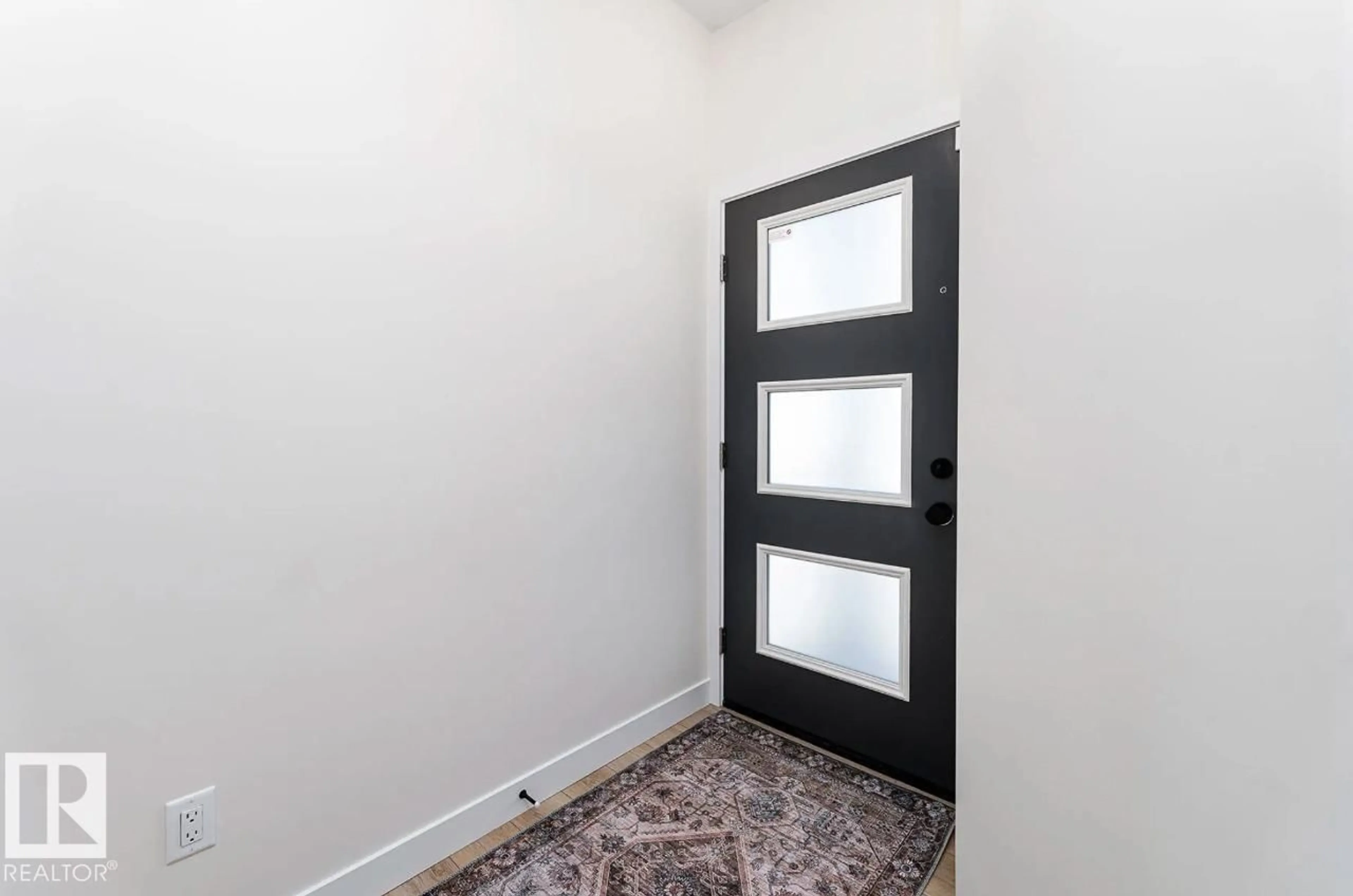 Indoor entryway for 22518 87A AV, Edmonton Alberta T5T7Y6