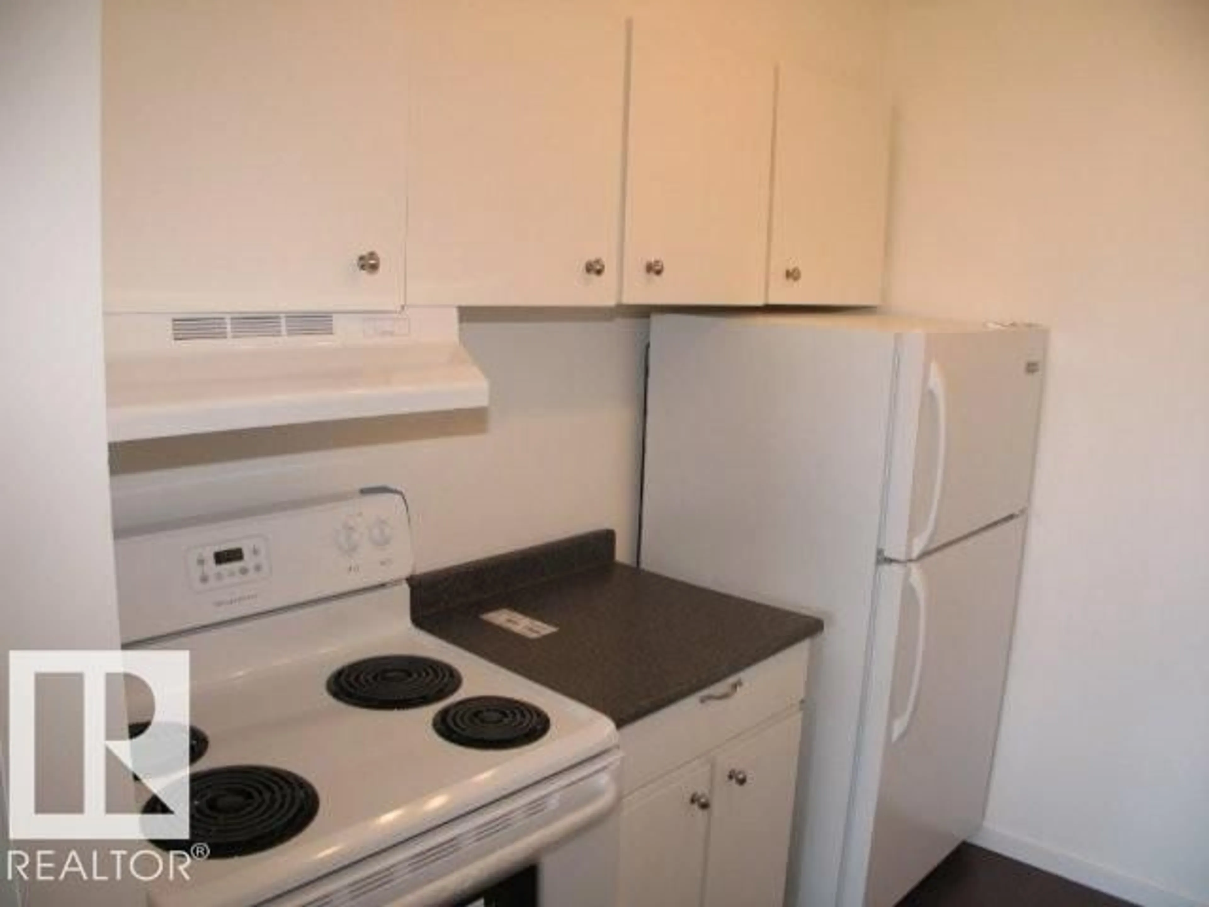 Standard kitchen, unknown for 120 8745 165 ST, Edmonton Alberta T5R2R7