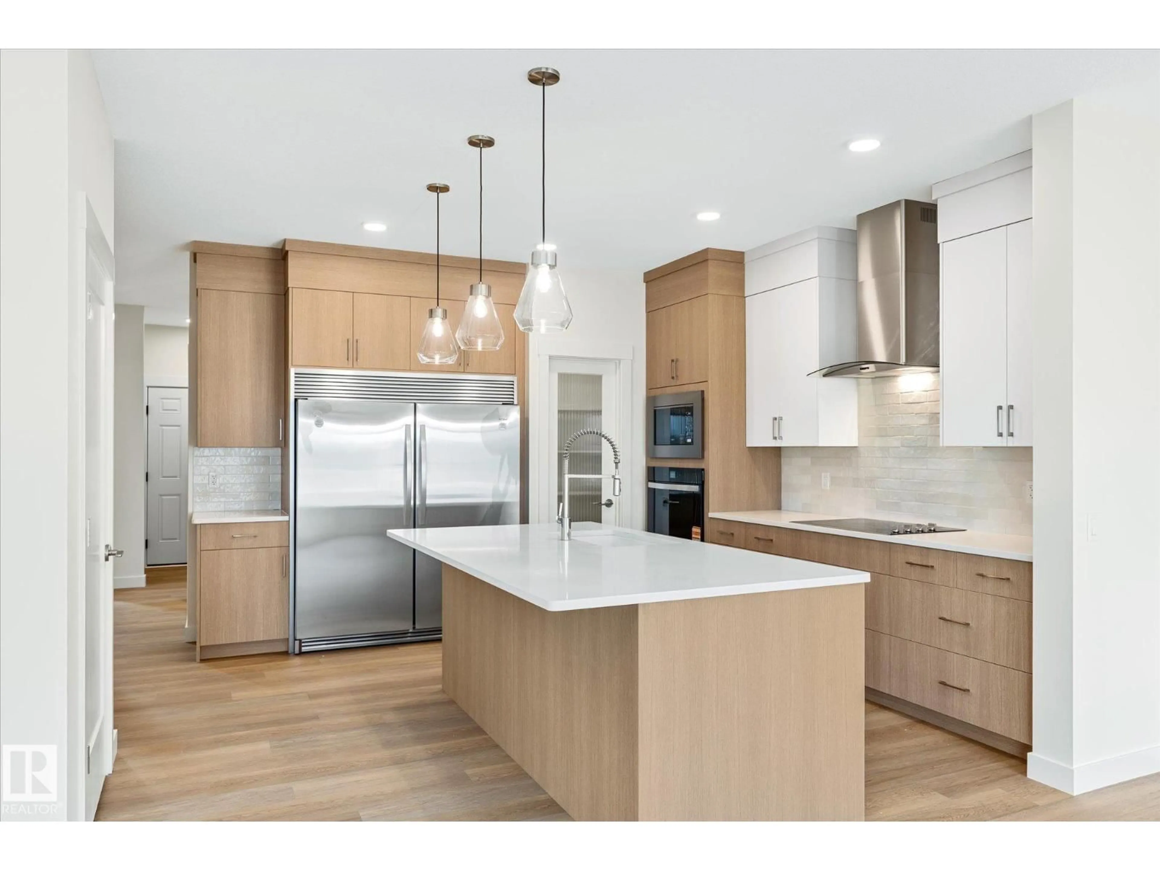 Contemporary kitchen, wood/laminate floor for 22372 89 AV, Edmonton Alberta T5T7X2