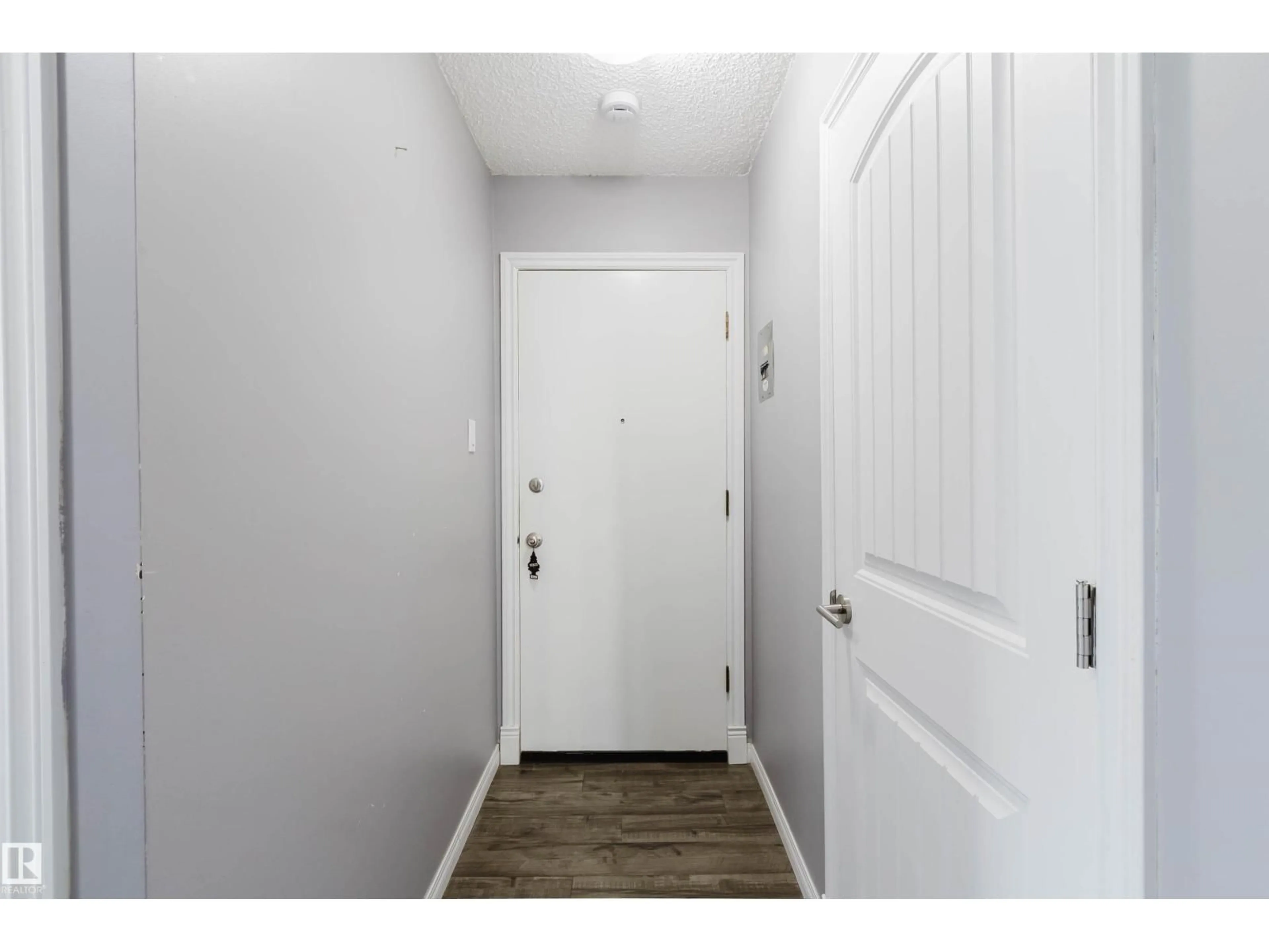 Indoor entryway for #307 - 10140 151 ST NW, Edmonton Alberta T5P1T4