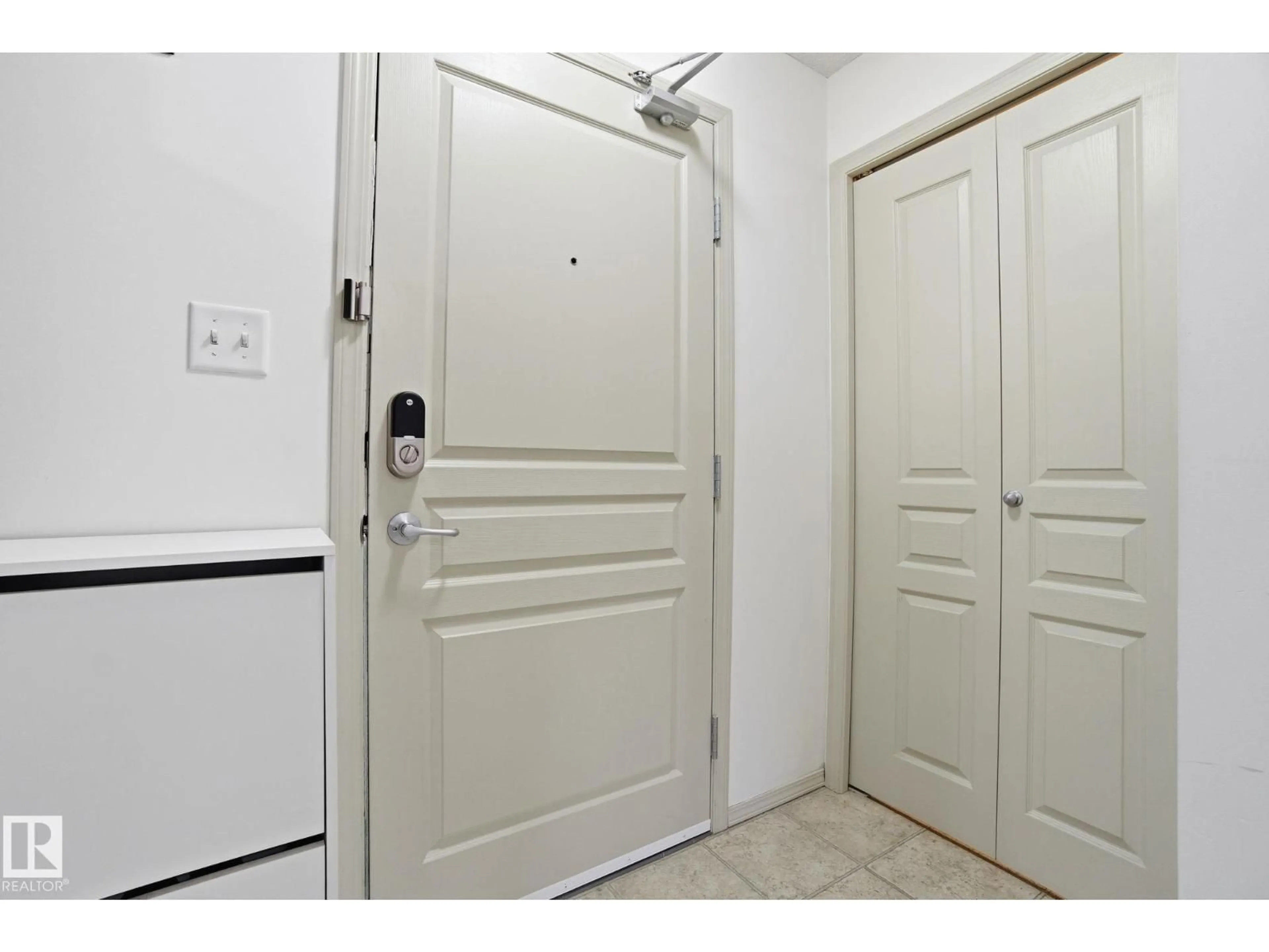 Indoor entryway for 309 - 219 CLAREVIEW STATION DR, Edmonton Alberta T5Y0C5