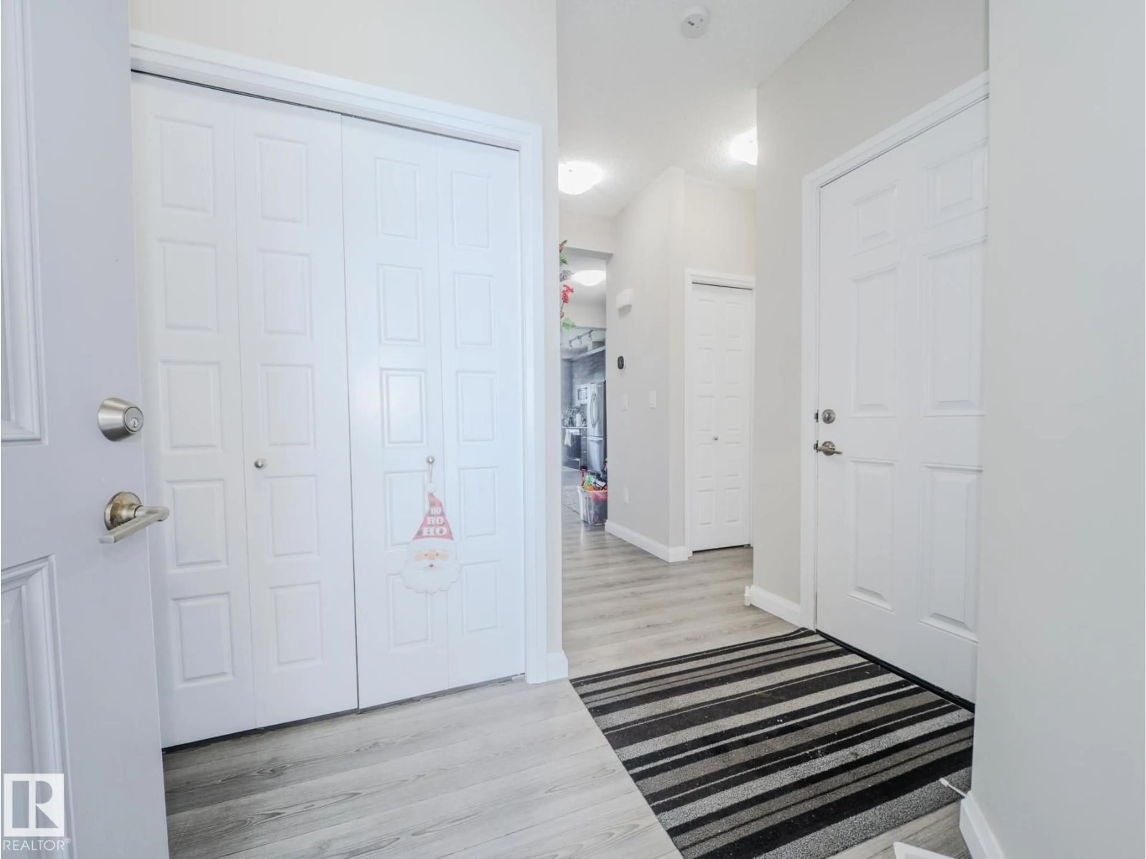 Indoor entryway for #14 - 3710 ALLAN DR, Edmonton Alberta T6W2C4
