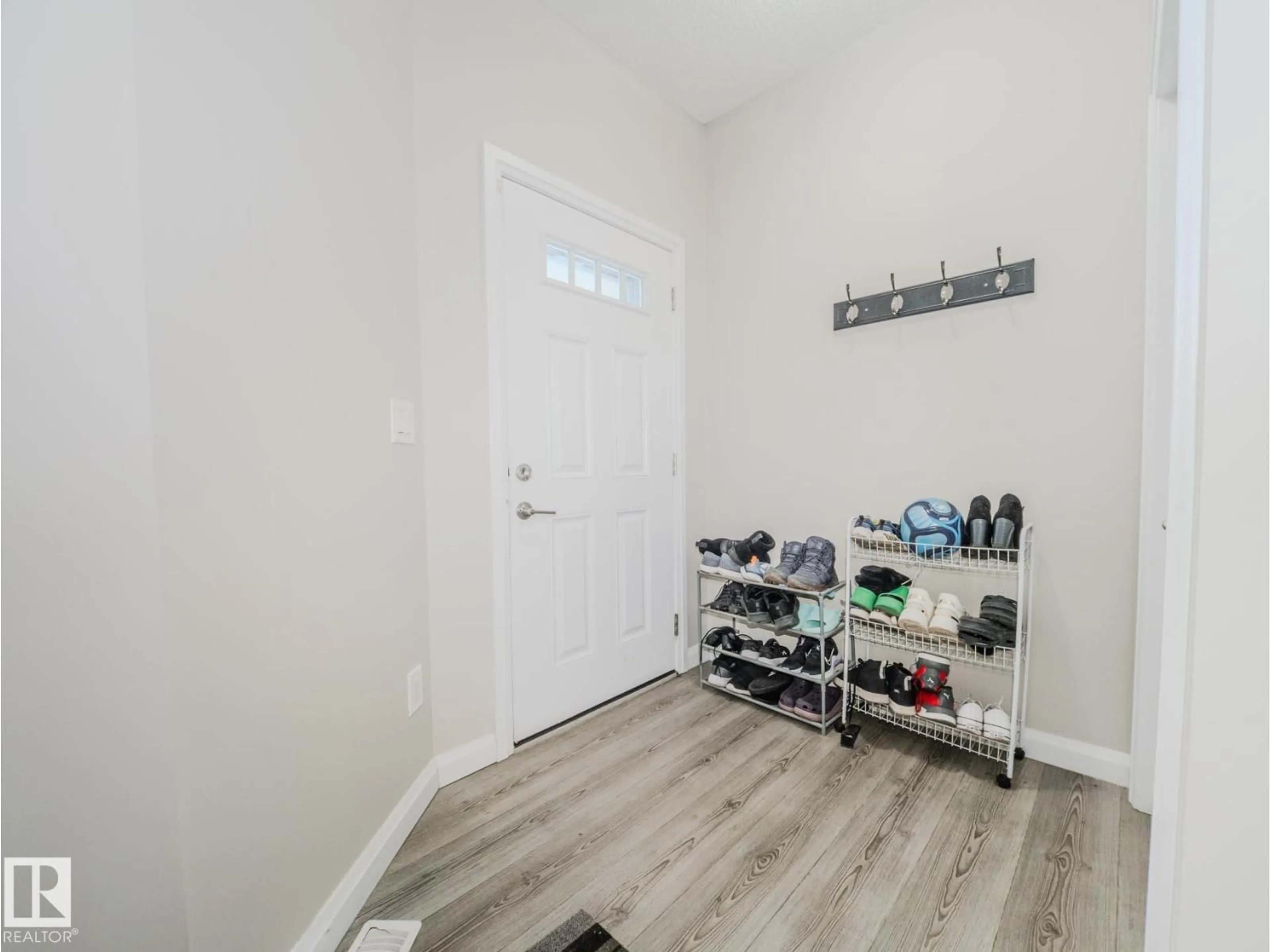 Indoor entryway for #14 - 3710 ALLAN DR, Edmonton Alberta T6W2C4