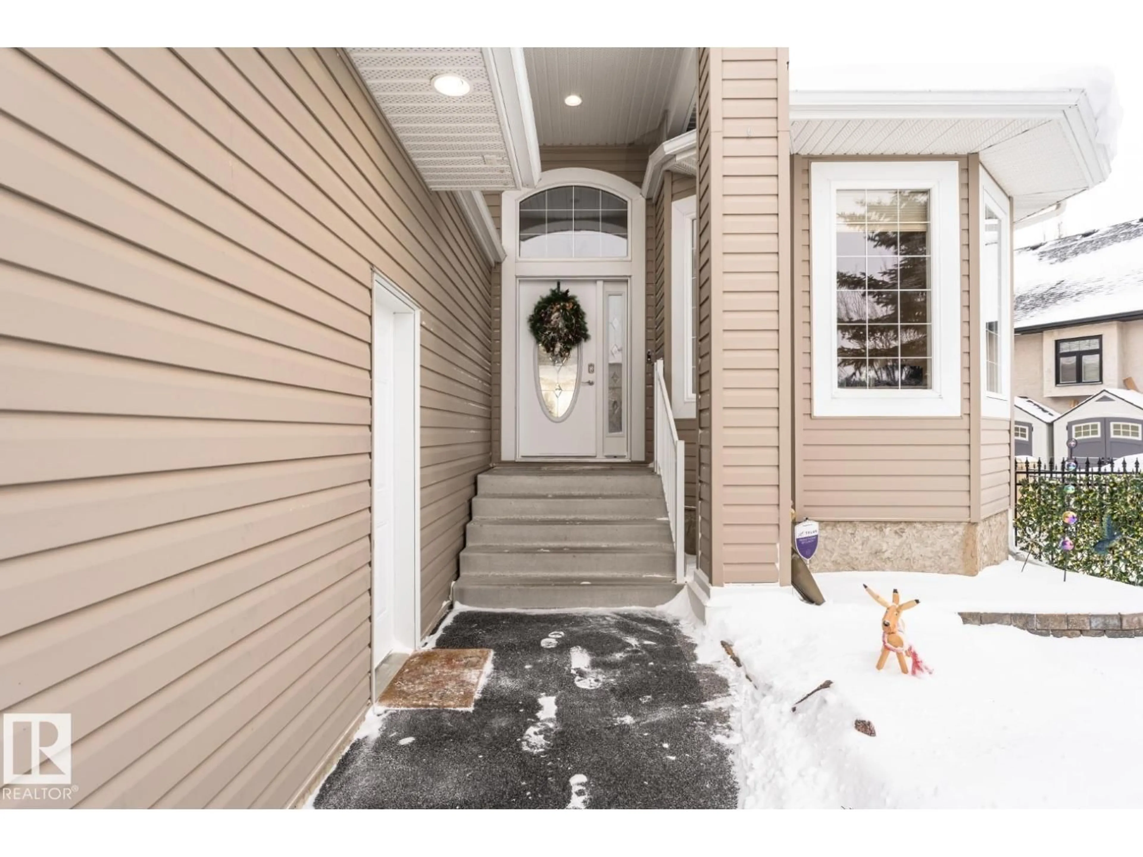 Indoor entryway for 3211 62, Beaumont Alberta T4X1T6