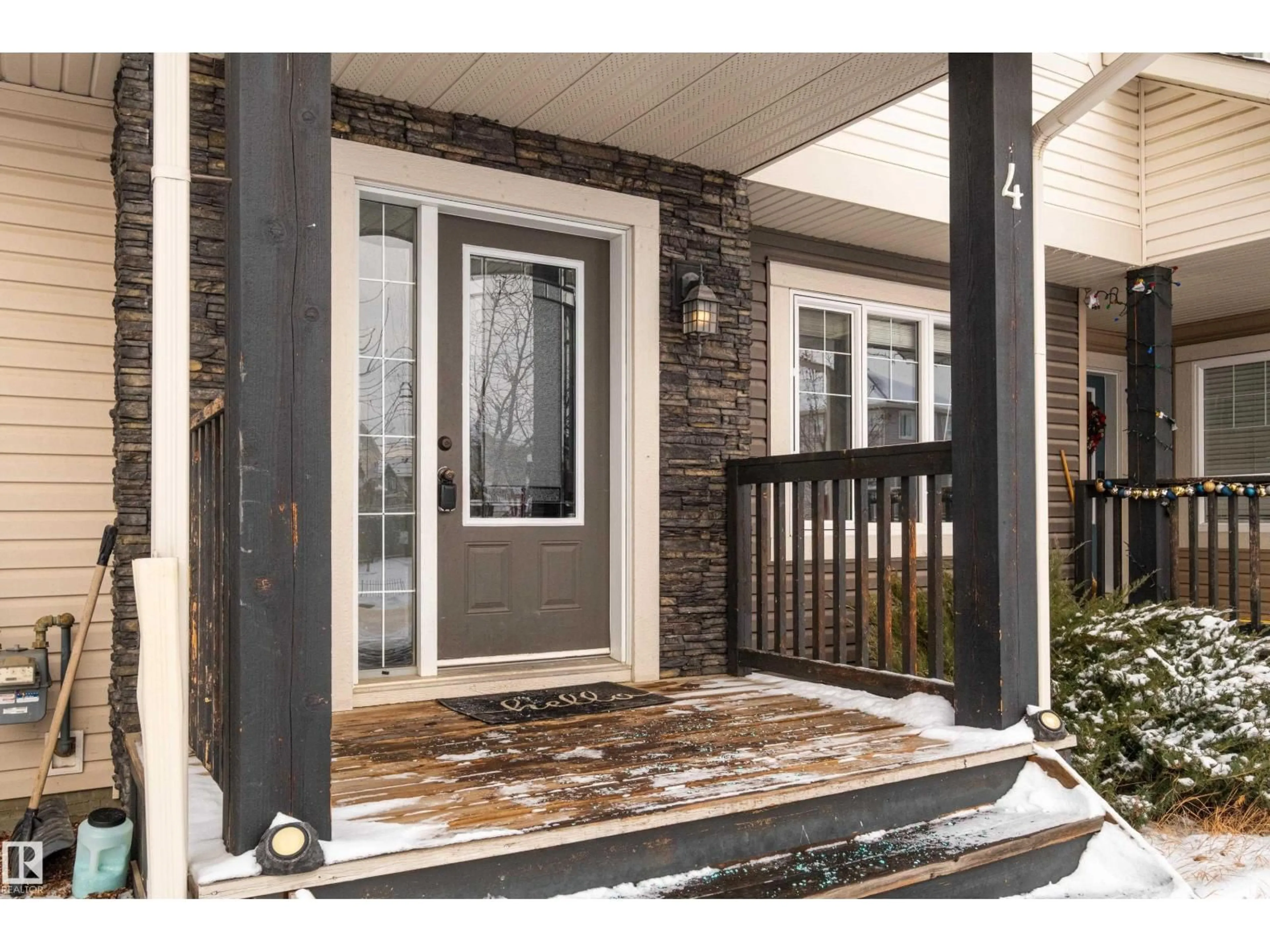 Indoor entryway for 4 MEADOWLAND CR, Spruce Grove Alberta T7X0P9