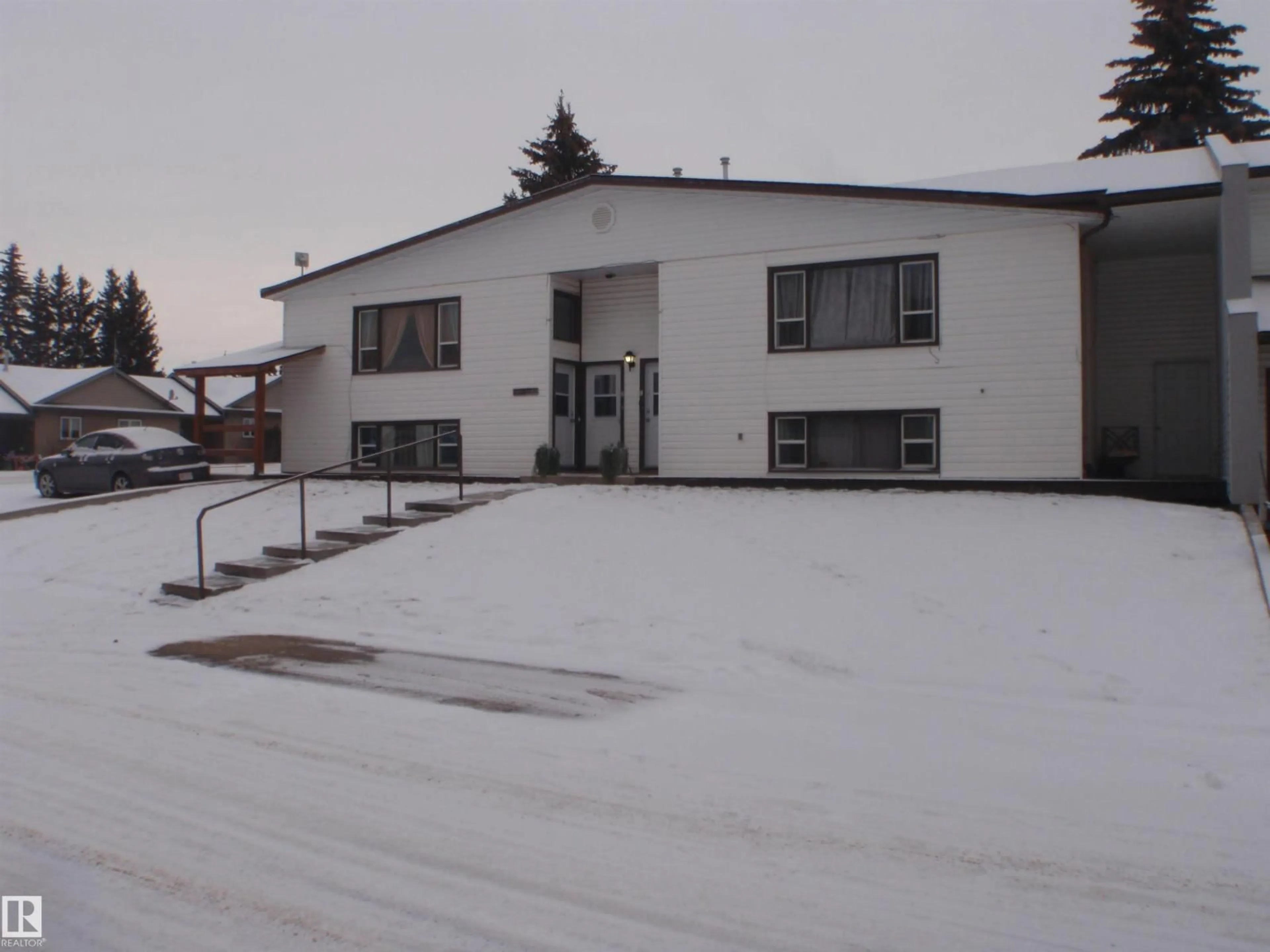 Unknown for 5129 46 ST, Barrhead Alberta T7N1H8