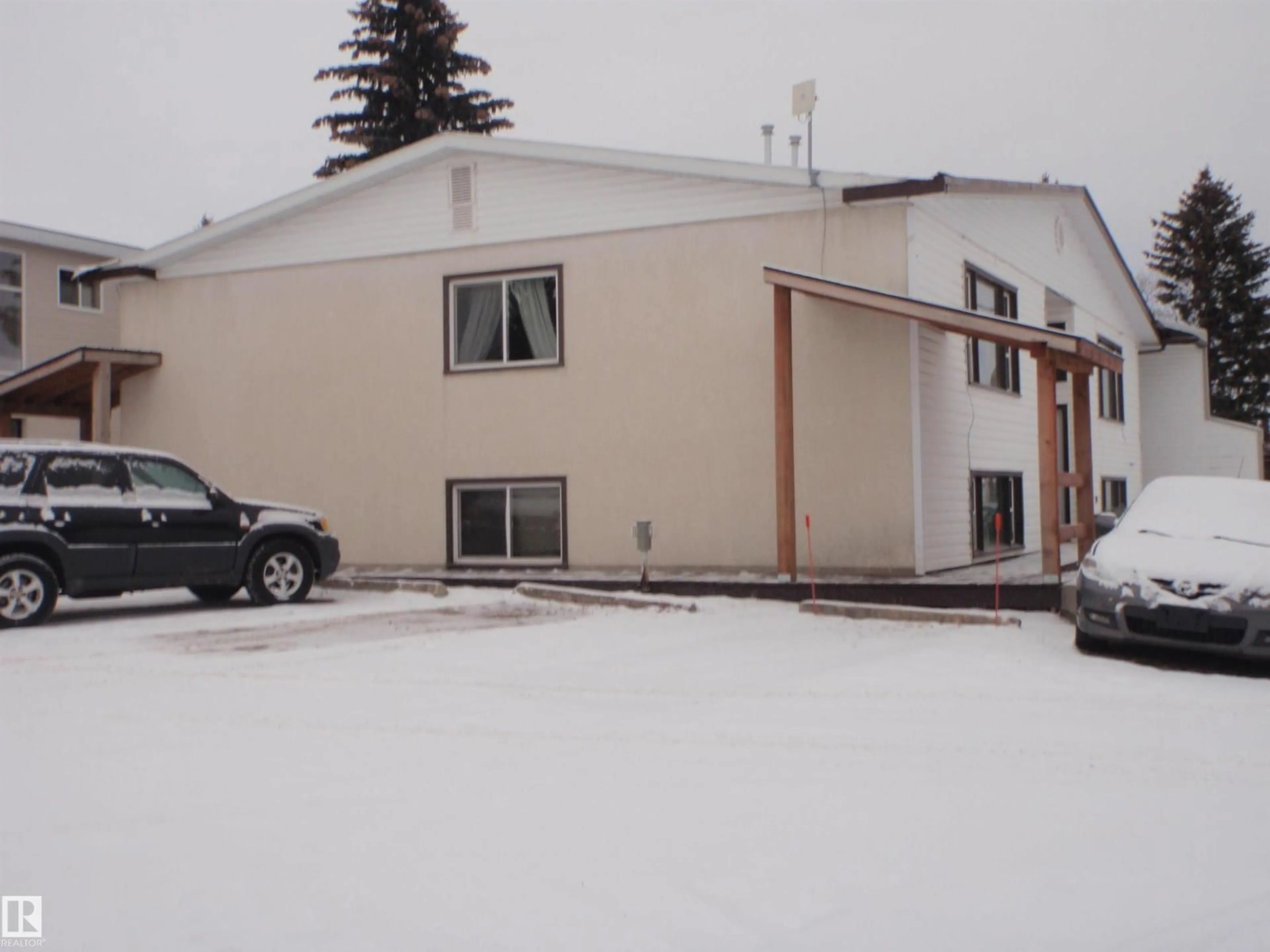 Unknown for 5129 46 ST, Barrhead Alberta T7N1H8