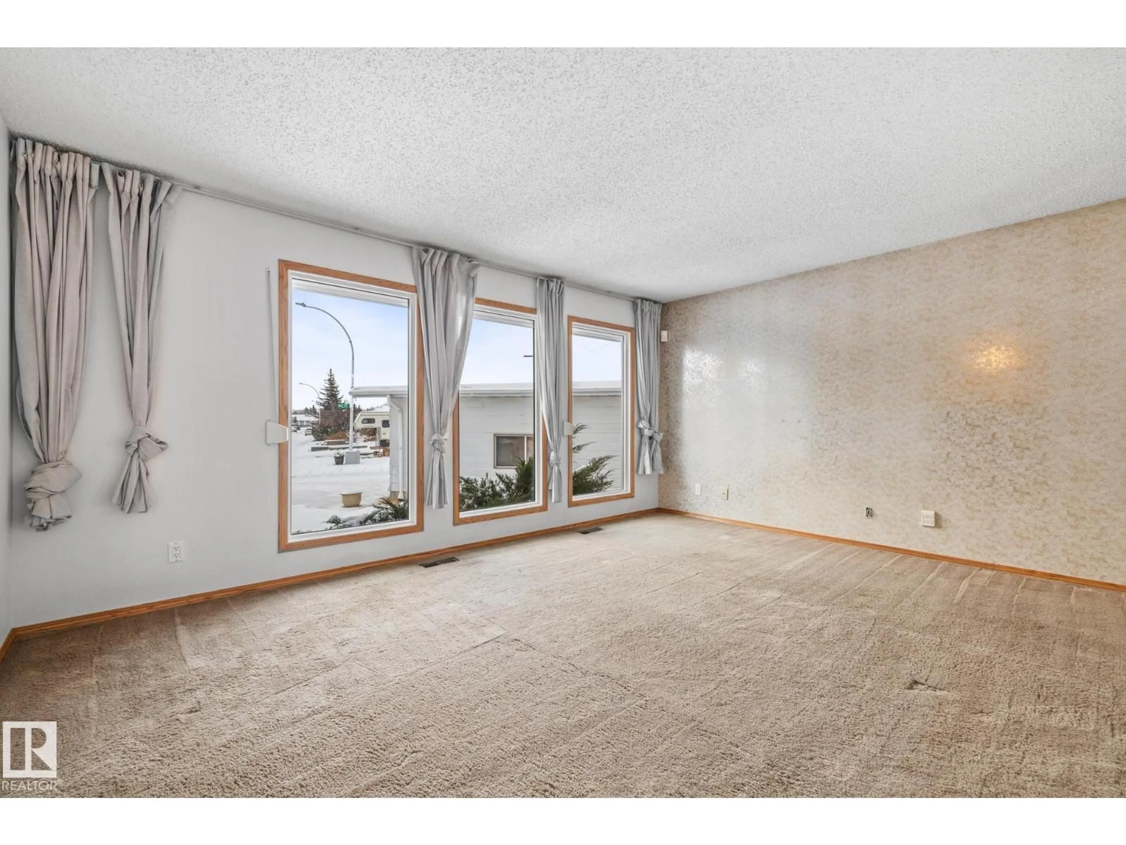 A pic of a room for NW - 16239 114 ST, Edmonton Alberta T5X2L9