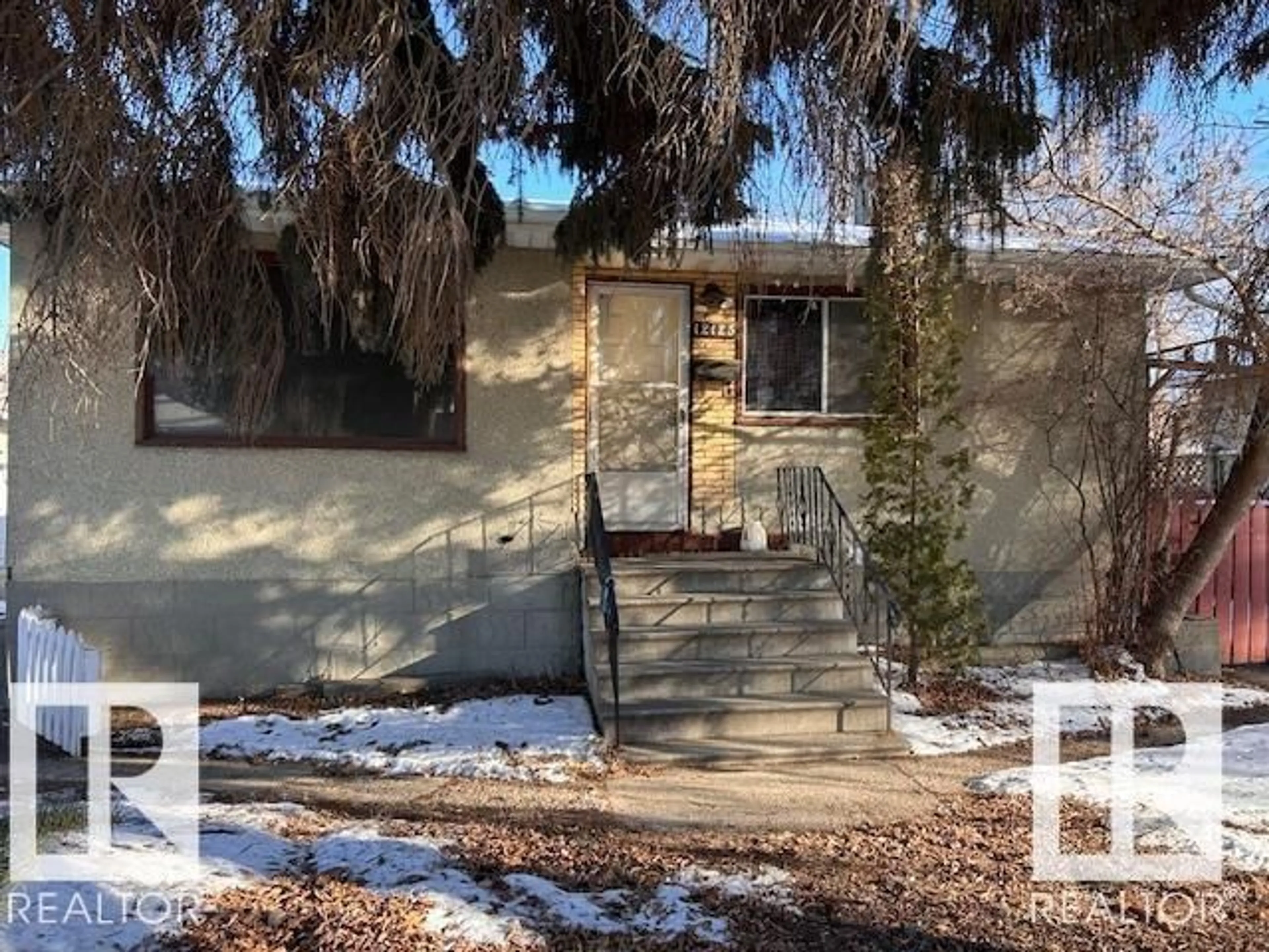 Unknown for 12125 40 ST, Edmonton Alberta T5W2L4