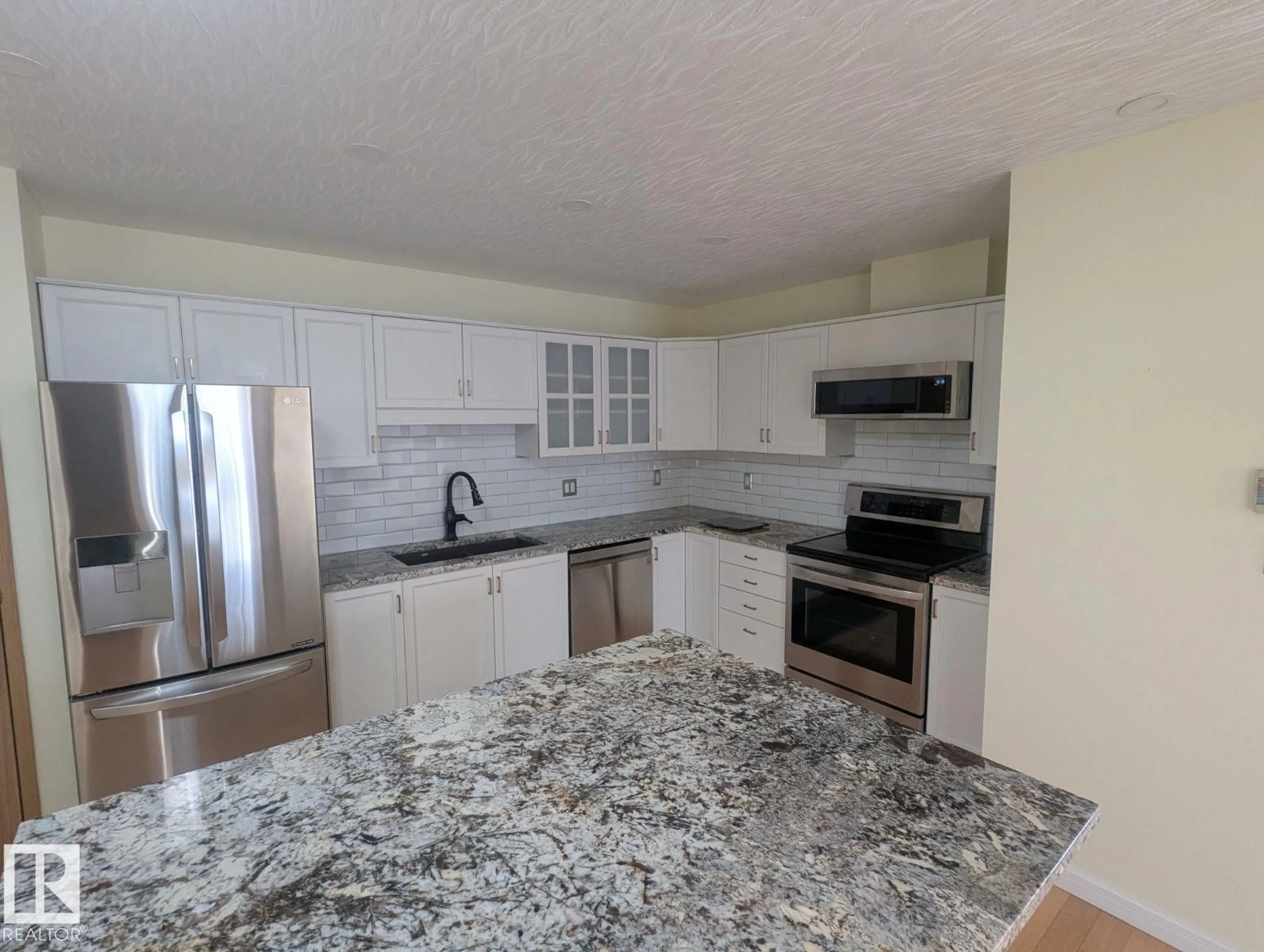 Unknown for 7540 137A AV, Edmonton Alberta T5C3R4