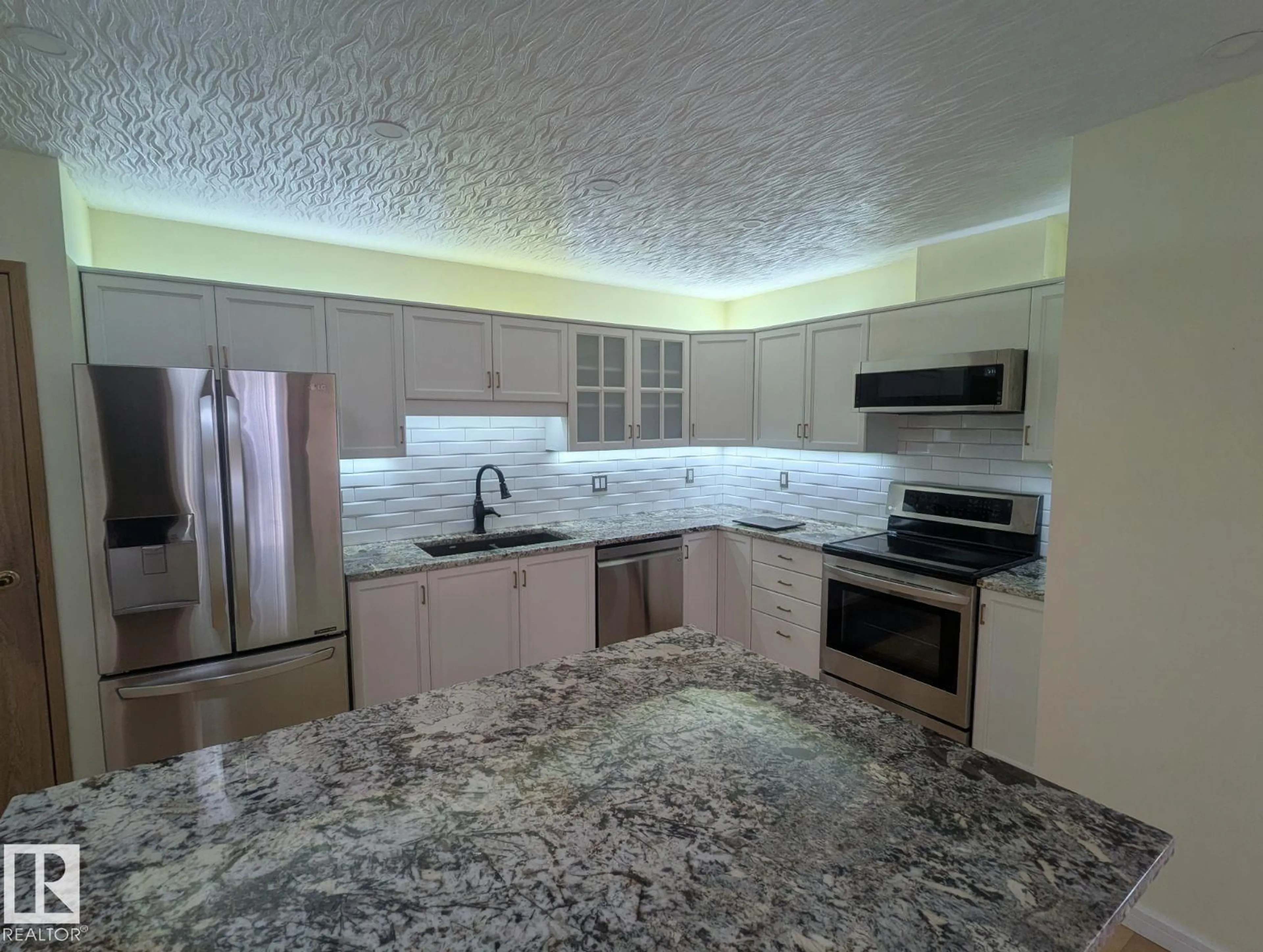 Unknown for 7540 137A AV, Edmonton Alberta T5C3R4