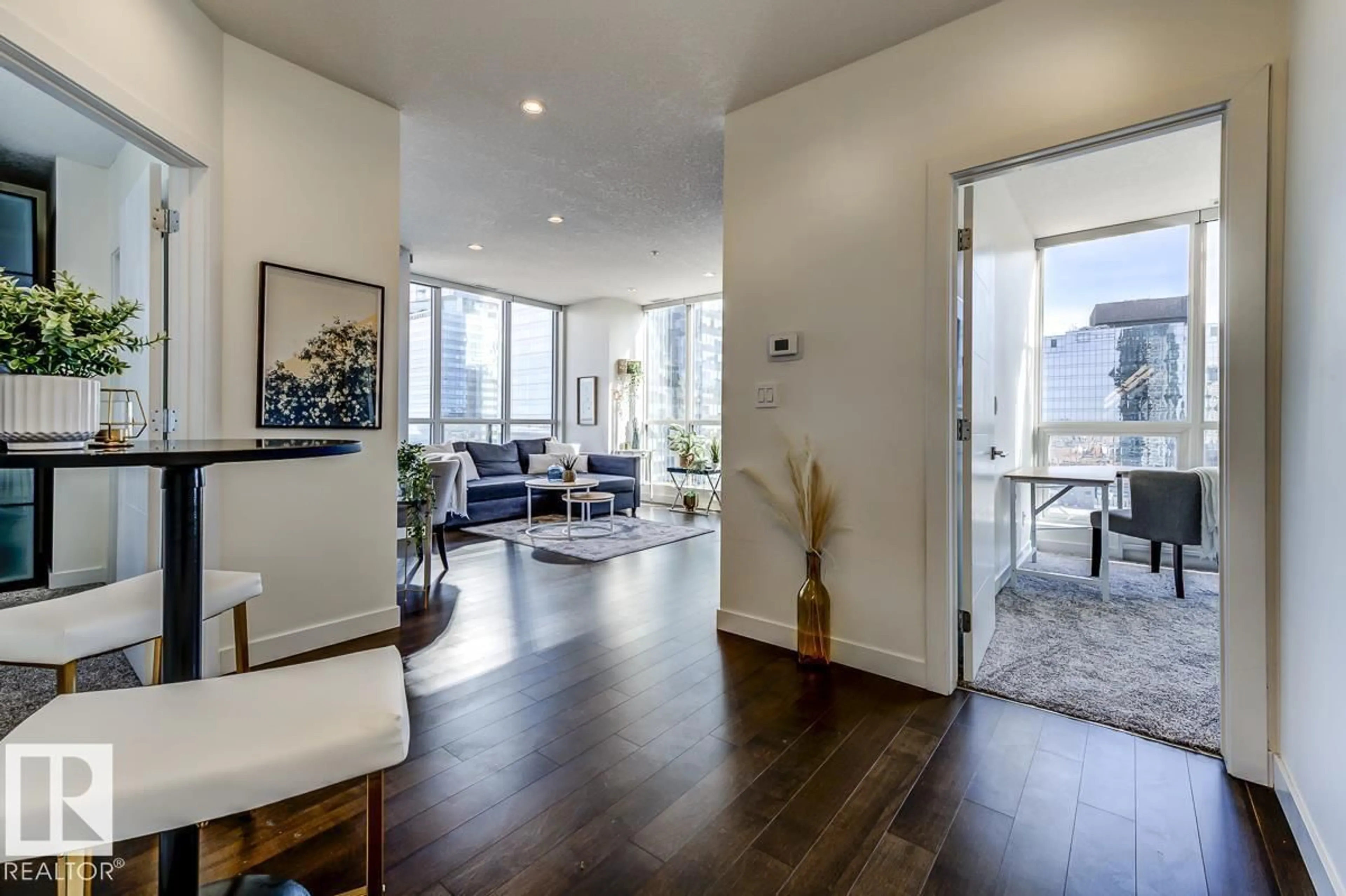 Indoor entryway for 10238 - 1403 103 ST, Edmonton Alberta T5J0G6