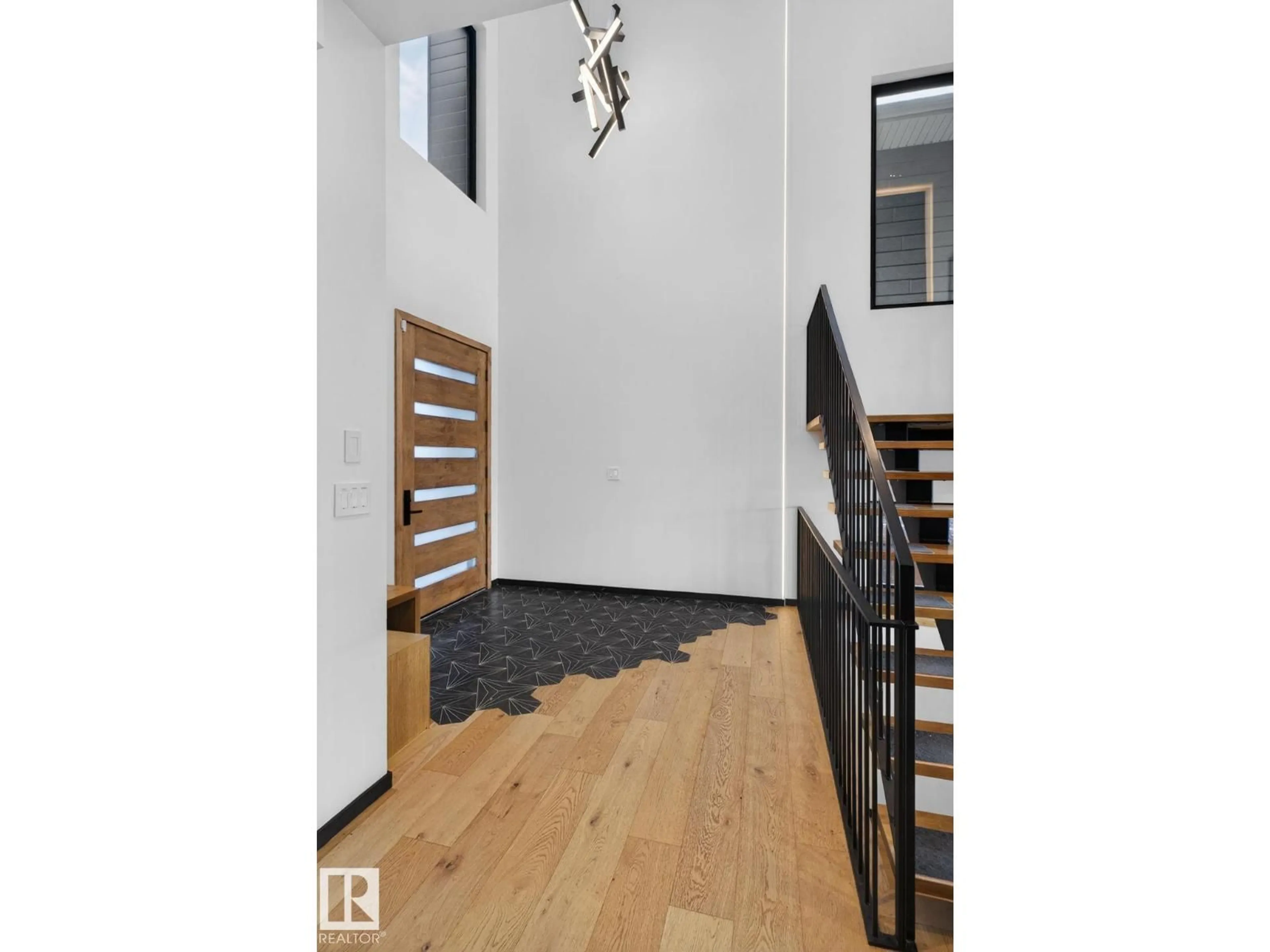 Indoor foyer for 104 EDGEWATER CI, Leduc Alberta T9E1K5