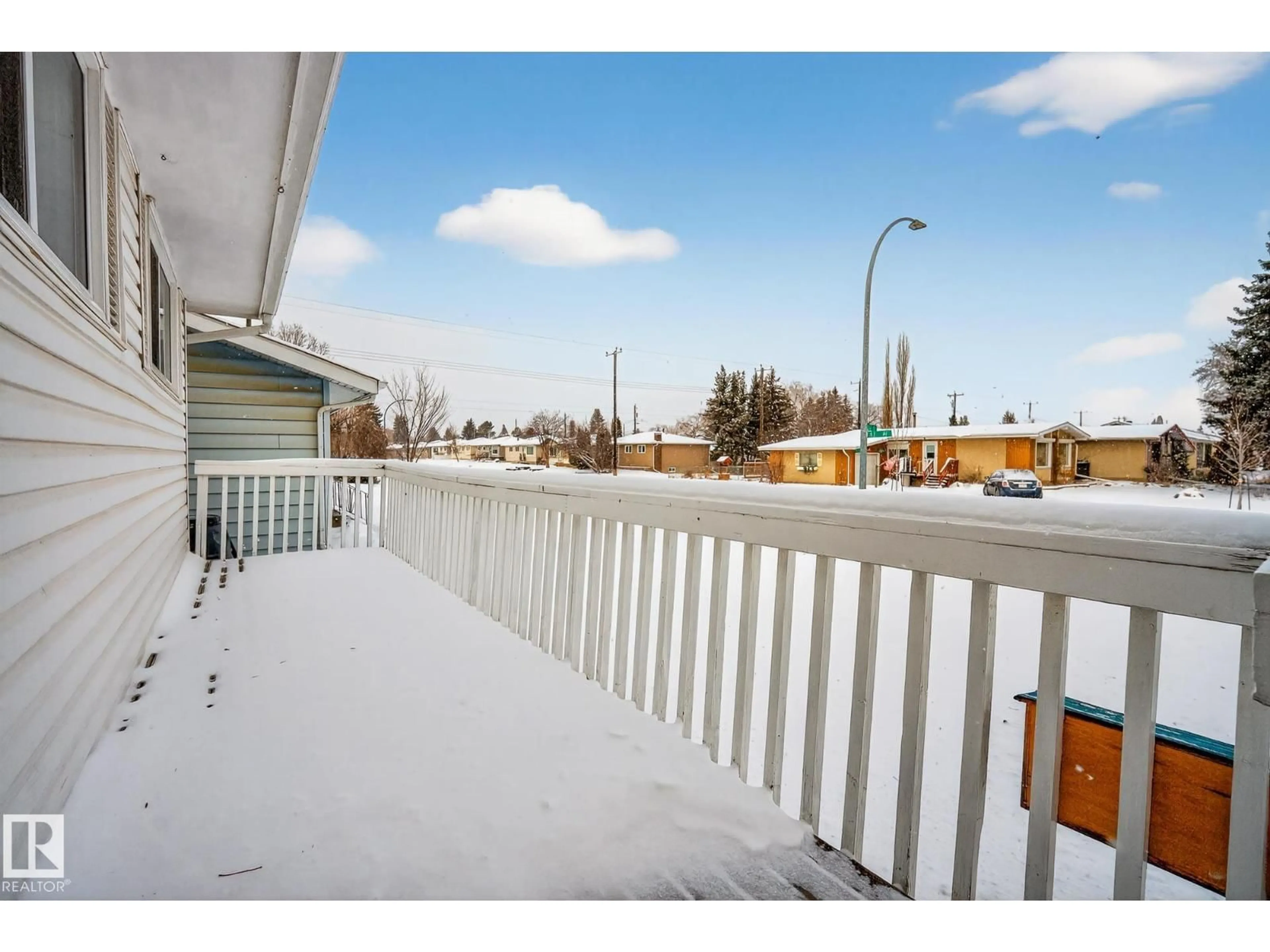 Patio, street for 6819 83 AV, Edmonton Alberta T6B0G4