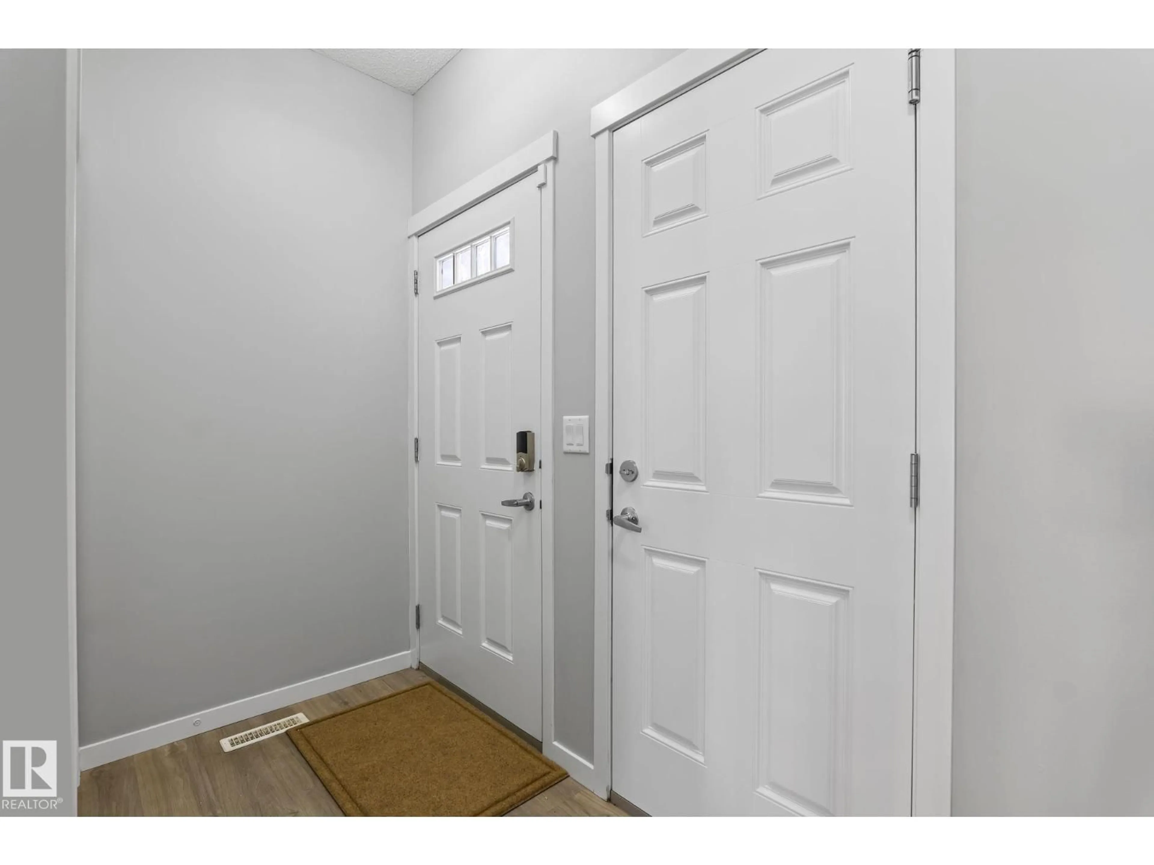 Indoor entryway for 4867 ALWOOD POINT SW, Edmonton Alberta T6W4N1