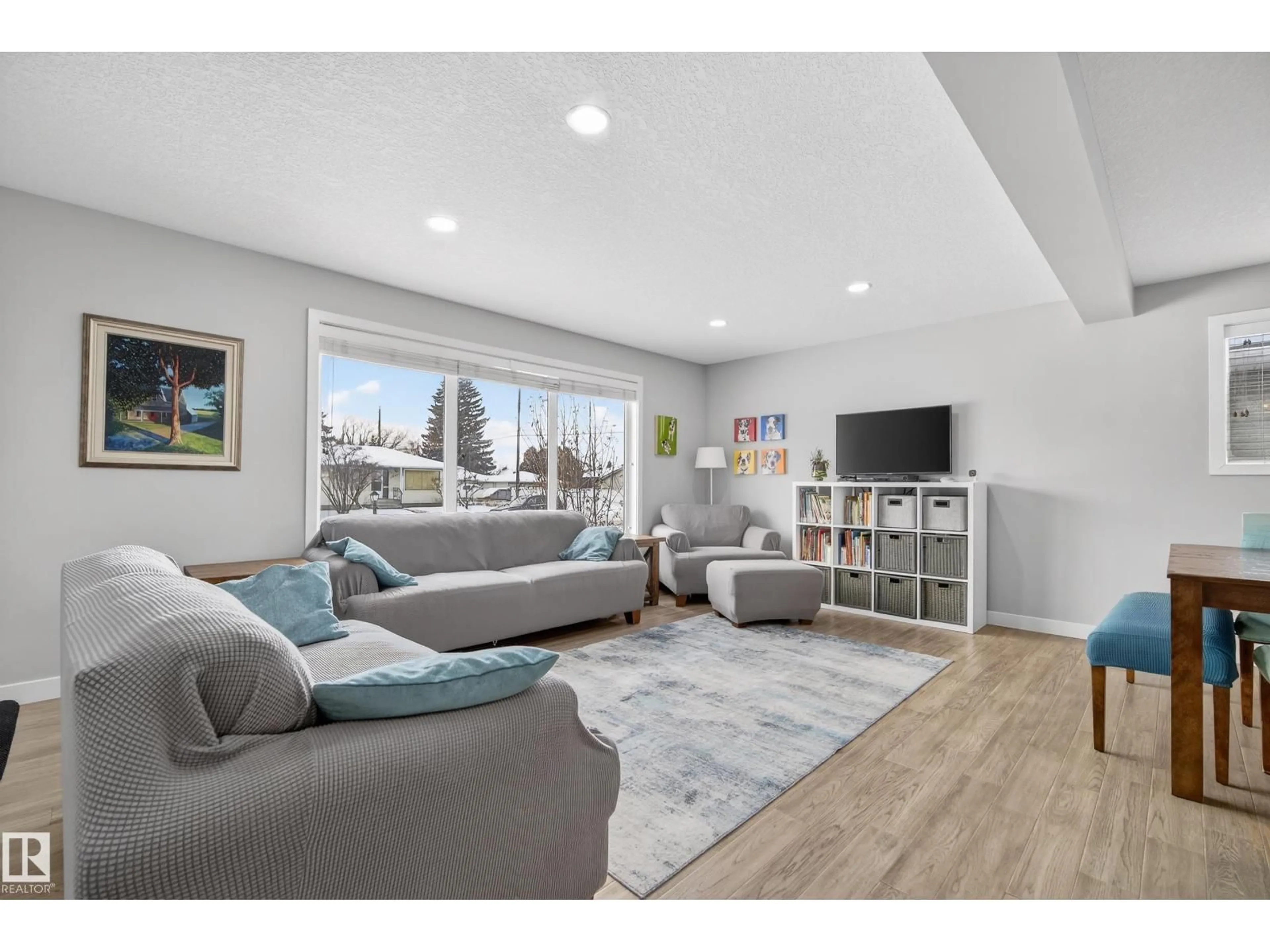 Living room with furniture, unknown for 5604 91 AV, Edmonton Alberta T6B0R2