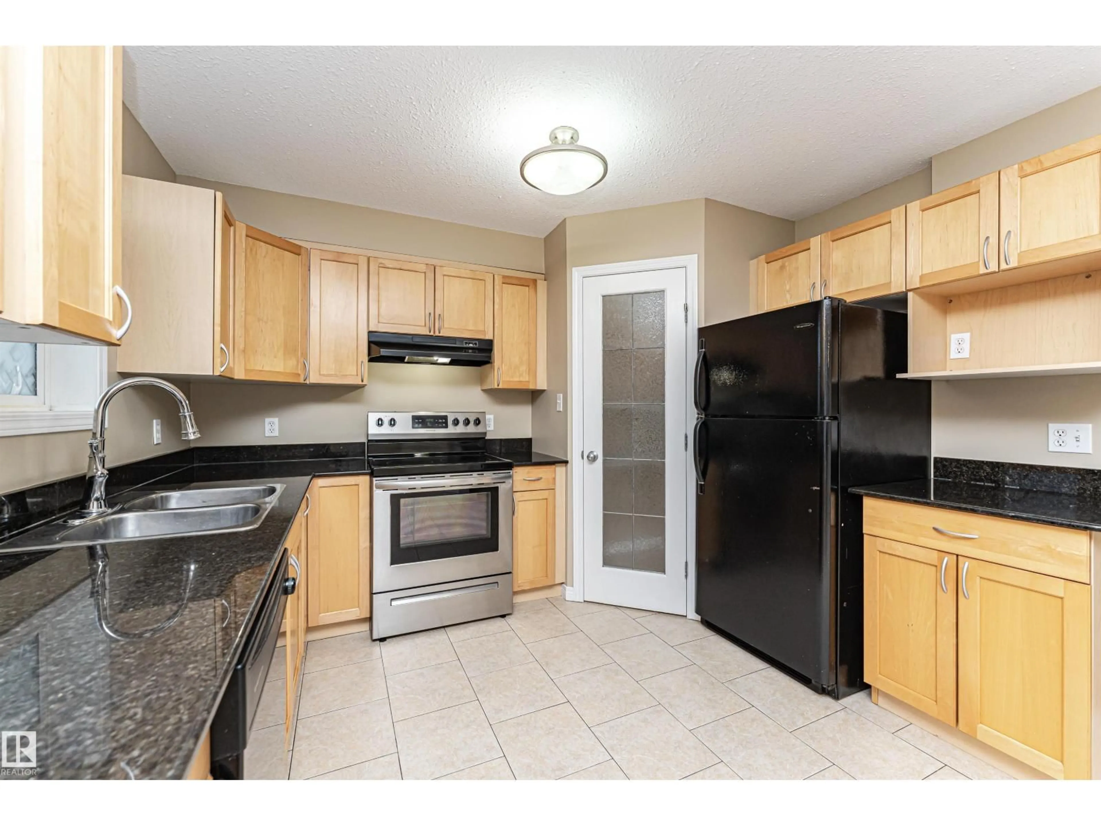 Standard kitchen, unknown for 178 - 107 BRIDGEPORT BV, Leduc Alberta T9E8S8